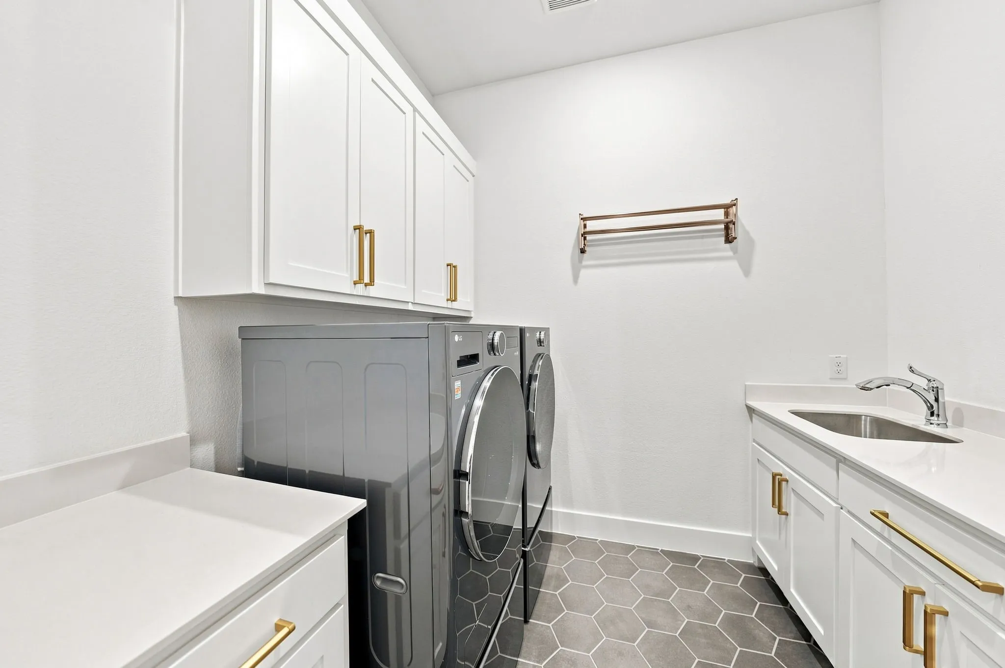 Single Family Residence For Sale in Denton County , 4660 Bertrand Drive, Prosper, Texas 75078, 5 Bedroom, 6 Bathroom, 3 Garage spaces, 4,175 Sqft, built in 2023, mls#21383947, Real Estate Agent in Prosper, Homes For Sale in Denton county, Homes For Sale in Prosper, Realtor in Prosper Texas, Real Estate Brokerage Independent Realty Texas, Luminita Cordes Realtor