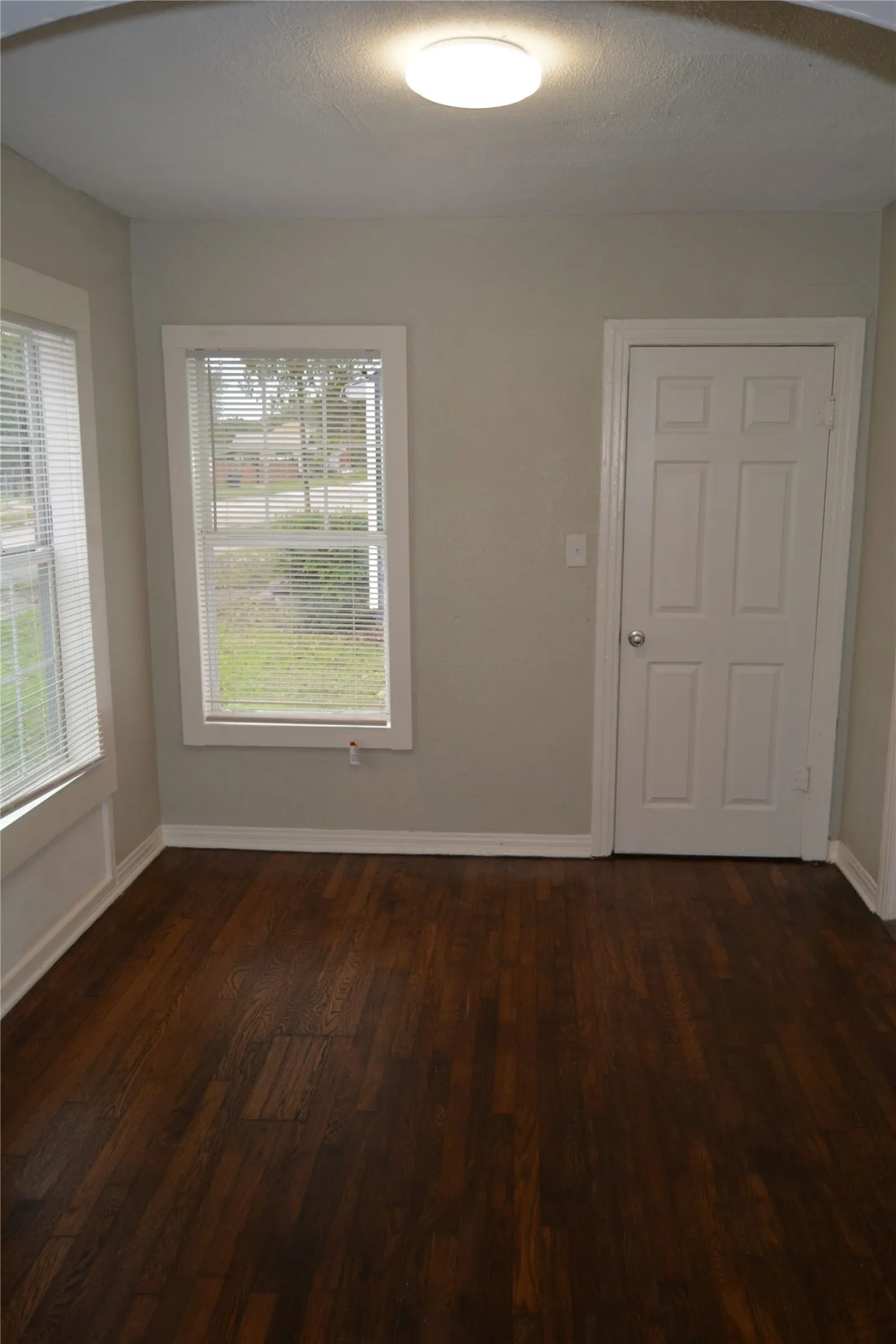 Single Family Residence For Rent in Tarrant County , 712 Cantey Avenue W, Fort Worth, Texas 76110, 1 Bedroom, 1 Bathroom, 1 Garage spaces, 756 Sqft, built in 1939, mls#21384850, Real Estate Agent in Fort Worth, Homes For Rent in Tarrant county, Homes For Rent in Fort Worth, Realtor in Fort Worth Texas, Real Estate Brokerage Independent Realty Texas, Luminita Cordes Realtor