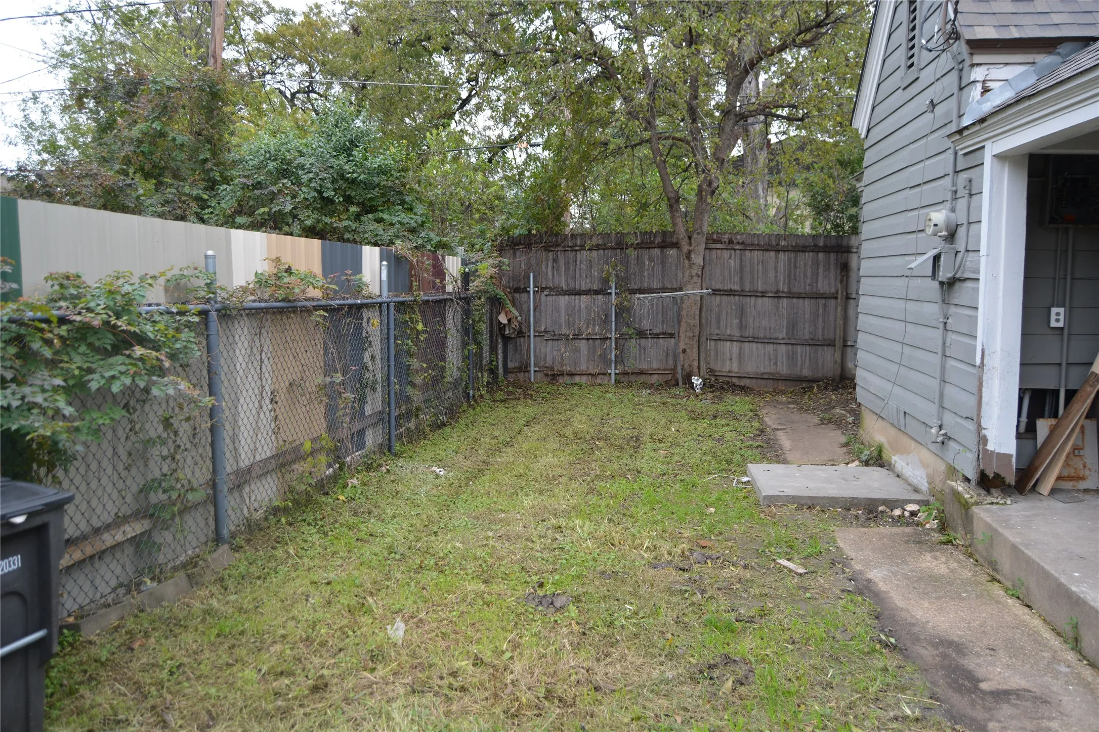 Single Family Residence For Rent in Tarrant County , 712 Cantey Avenue W, Fort Worth, Texas 76110, 1 Bedroom, 1 Bathroom, 1 Garage spaces, 756 Sqft, built in 1939, mls#21384850, Real Estate Agent in Fort Worth, Homes For Rent in Tarrant county, Homes For Rent in Fort Worth, Realtor in Fort Worth Texas, Real Estate Brokerage Independent Realty Texas, Luminita Cordes Realtor