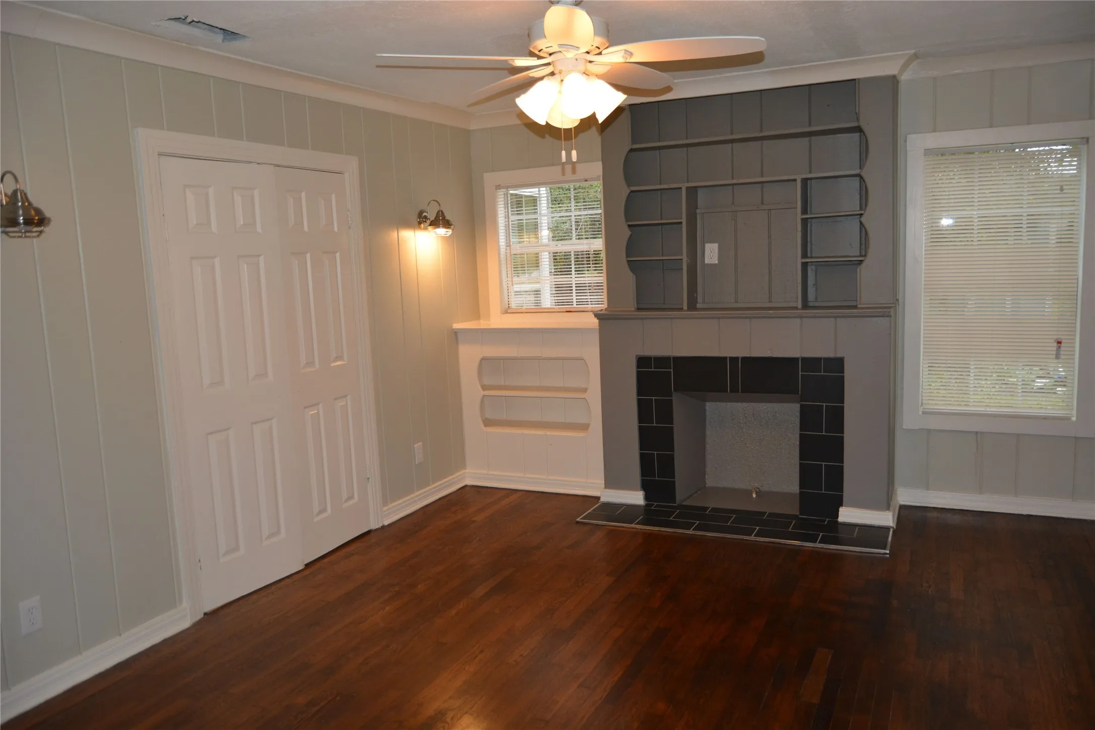 Single Family Residence For Rent in Tarrant County , 712 Cantey Avenue W, Fort Worth, Texas 76110, 1 Bedroom, 1 Bathroom, 1 Garage spaces, 756 Sqft, built in 1939, mls#21384850, Real Estate Agent in Fort Worth, Homes For Rent in Tarrant county, Homes For Rent in Fort Worth, Realtor in Fort Worth Texas, Real Estate Brokerage Independent Realty Texas, Luminita Cordes Realtor