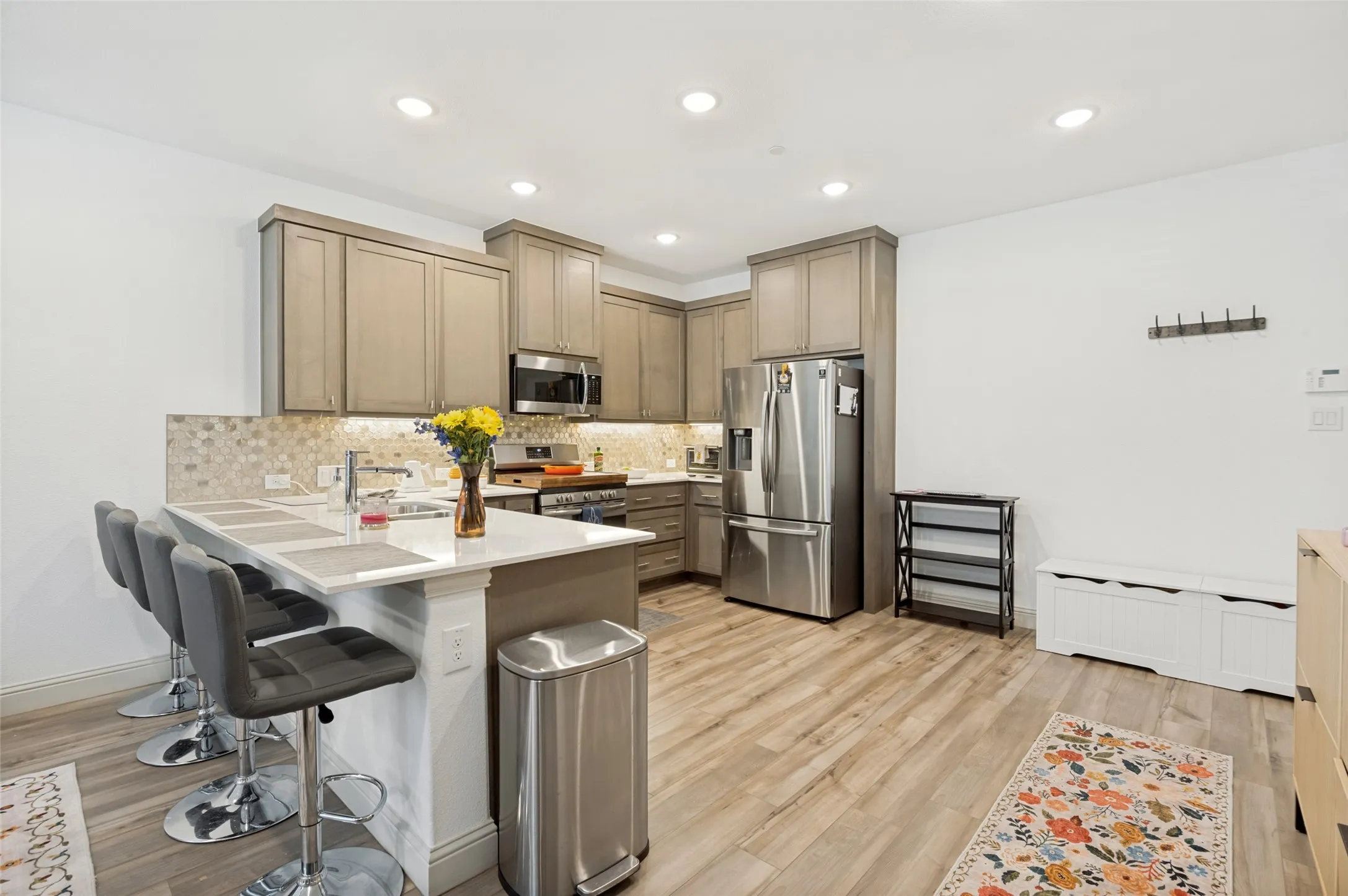 Townhouse For Sale in Collin County , 917 Utica Drive, Mc Kinney, Texas 75069, 3 Bedroom, 3 Bathroom, 2 Garage spaces, 1,694 Sqft, built in 2020, mls#21384853, Real Estate Agent in Mc Kinney, Homes For Sale in Collin county, Homes For Sale in Mc Kinney, Realtor in Mc Kinney Texas, Real Estate Brokerage Independent Realty Texas, Luminita Cordes Realtor