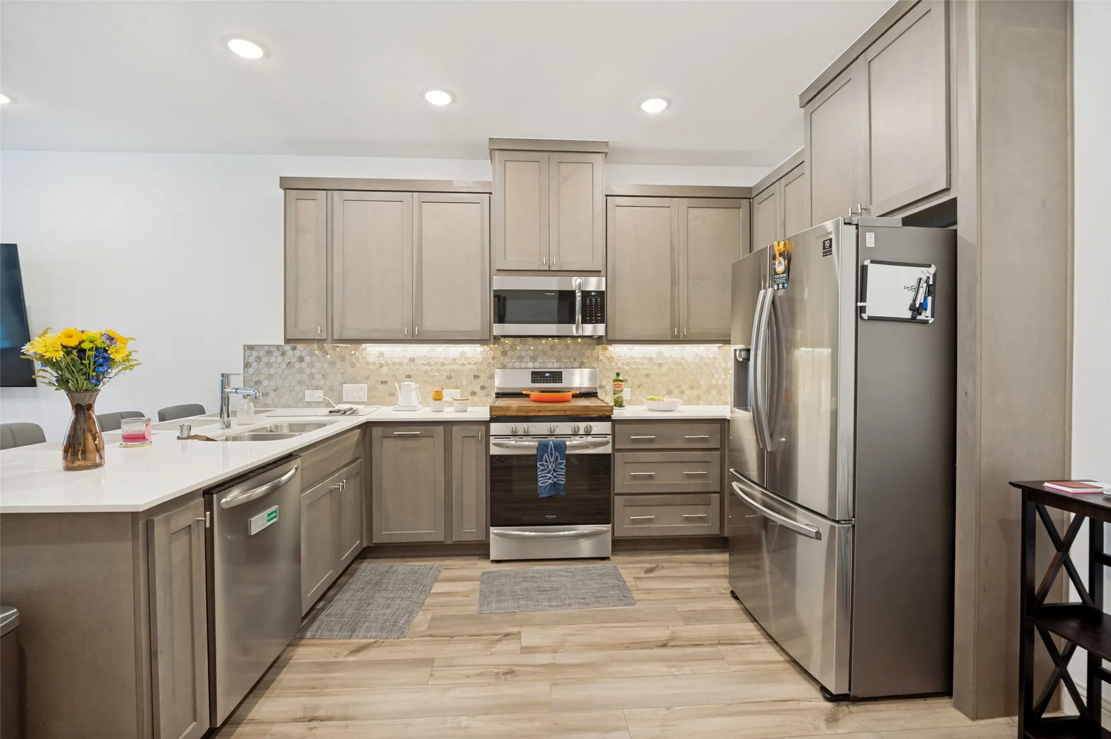 Townhouse For Sale in Collin County , 917 Utica Drive, Mc Kinney, Texas 75069, 3 Bedroom, 3 Bathroom, 2 Garage spaces, 1,694 Sqft, built in 2020, mls#21384853, Real Estate Agent in Mc Kinney, Homes For Sale in Collin county, Homes For Sale in Mc Kinney, Realtor in Mc Kinney Texas, Real Estate Brokerage Independent Realty Texas, Luminita Cordes Realtor