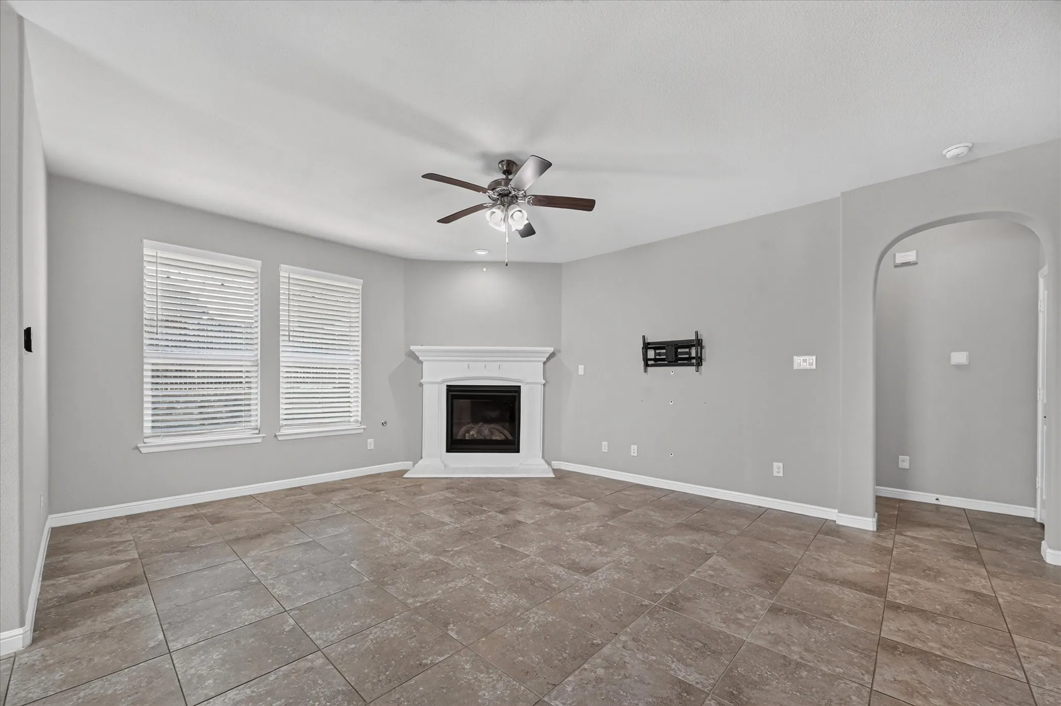 Single Family Residence For Sale in Denton County , 2508 Clay Creek Lane, Fort Worth, Texas 76177, 3 Bedroom, 2 Bathroom, 2 Garage spaces, 2,031 Sqft, built in 2019, mls#21384834, Real Estate Agent in Fort Worth, Homes For Sale in Denton county, Homes For Sale in Fort Worth, Realtor in Fort Worth Texas, Real Estate Brokerage Independent Realty Texas, Luminita Cordes Realtor