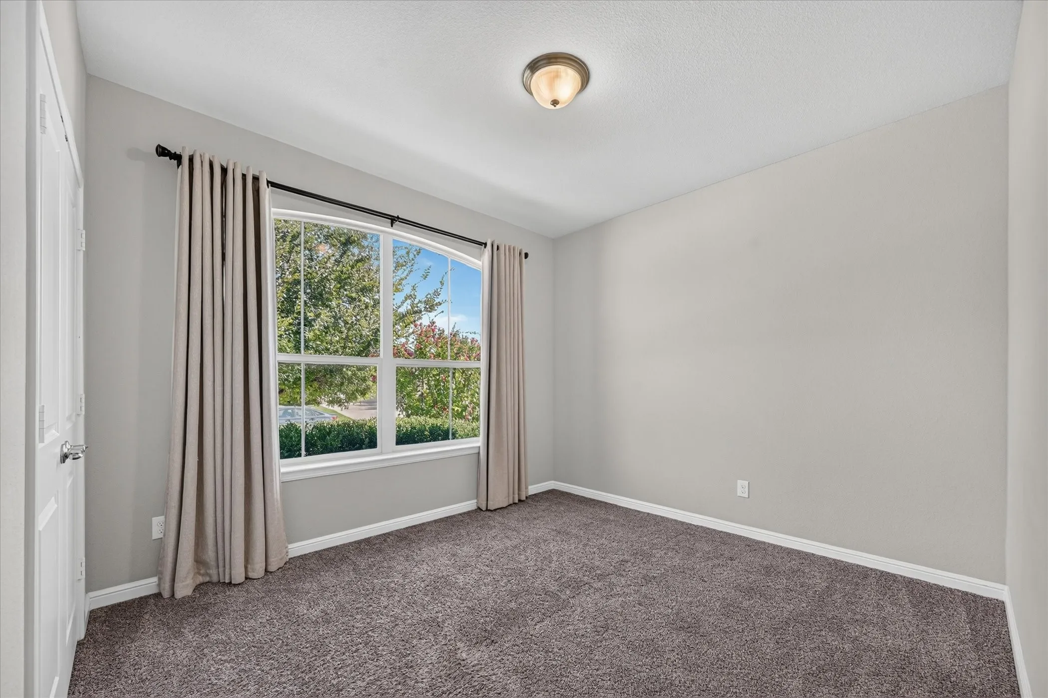 Single Family Residence For Sale in Denton County , 2508 Clay Creek Lane, Fort Worth, Texas 76177, 3 Bedroom, 2 Bathroom, 2 Garage spaces, 2,031 Sqft, built in 2019, mls#21384834, Real Estate Agent in Fort Worth, Homes For Sale in Denton county, Homes For Sale in Fort Worth, Realtor in Fort Worth Texas, Real Estate Brokerage Independent Realty Texas, Luminita Cordes Realtor