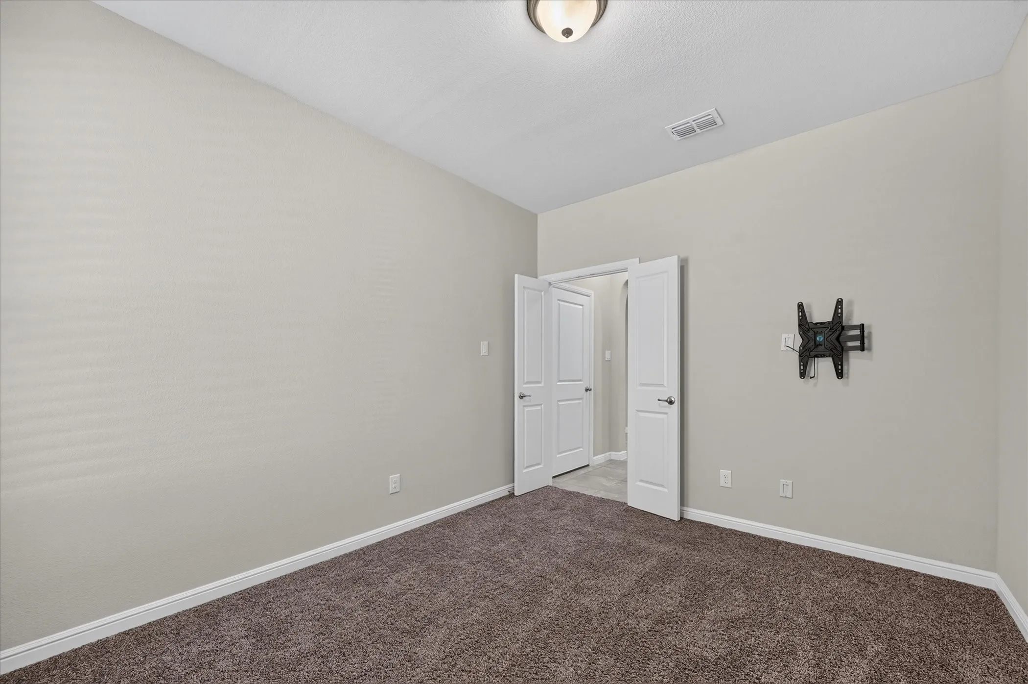 Single Family Residence For Sale in Denton County , 2508 Clay Creek Lane, Fort Worth, Texas 76177, 3 Bedroom, 2 Bathroom, 2 Garage spaces, 2,031 Sqft, built in 2019, mls#21384834, Real Estate Agent in Fort Worth, Homes For Sale in Denton county, Homes For Sale in Fort Worth, Realtor in Fort Worth Texas, Real Estate Brokerage Independent Realty Texas, Luminita Cordes Realtor