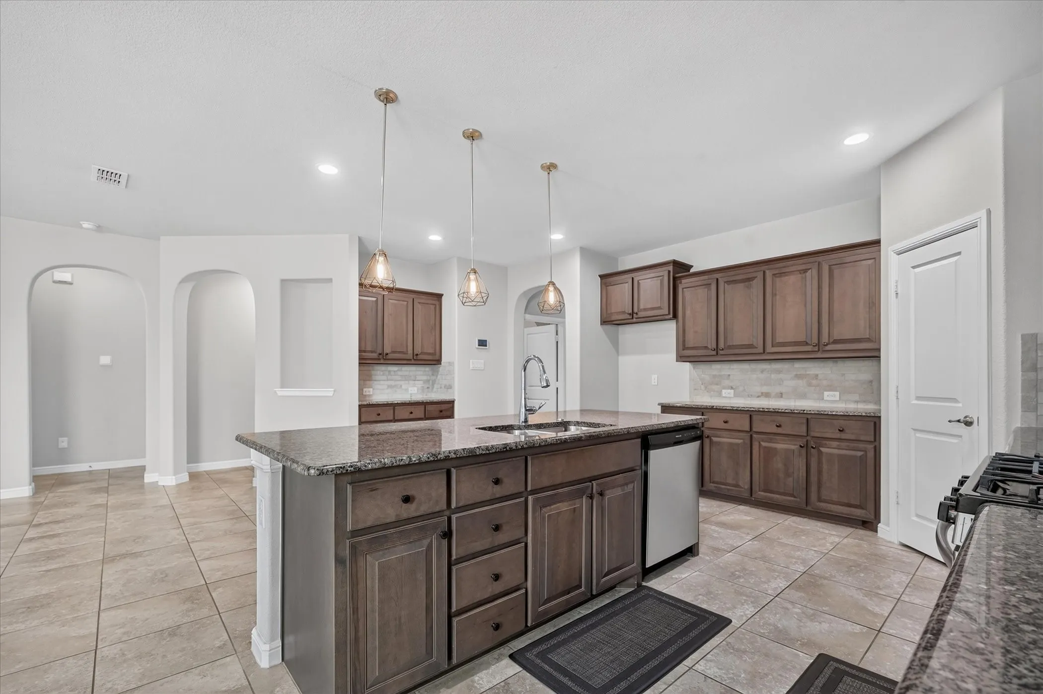 Single Family Residence For Sale in Denton County , 2508 Clay Creek Lane, Fort Worth, Texas 76177, 3 Bedroom, 2 Bathroom, 2 Garage spaces, 2,031 Sqft, built in 2019, mls#21384834, Real Estate Agent in Fort Worth, Homes For Sale in Denton county, Homes For Sale in Fort Worth, Realtor in Fort Worth Texas, Real Estate Brokerage Independent Realty Texas, Luminita Cordes Realtor