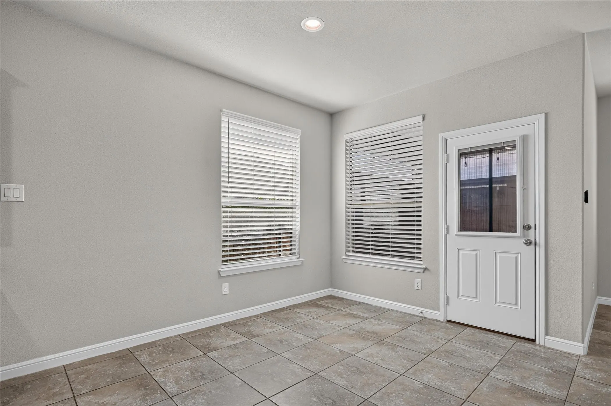 Single Family Residence For Sale in Denton County , 2508 Clay Creek Lane, Fort Worth, Texas 76177, 3 Bedroom, 2 Bathroom, 2 Garage spaces, 2,031 Sqft, built in 2019, mls#21384834, Real Estate Agent in Fort Worth, Homes For Sale in Denton county, Homes For Sale in Fort Worth, Realtor in Fort Worth Texas, Real Estate Brokerage Independent Realty Texas, Luminita Cordes Realtor