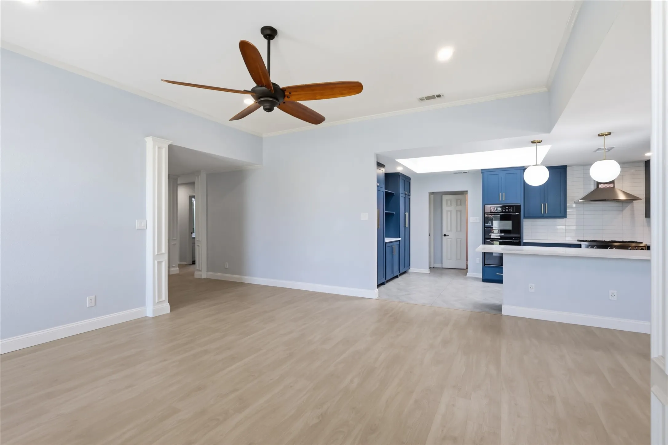 Single Family Residence For Sale in Denton County , 2312 Stone Glen Lane, Carrollton, Texas 75007, 4 Bedroom, 2 Bathroom, 2 Garage spaces, 2,326 Sqft, built in 1983, mls#21374474, Real Estate Agent in Carrollton, Homes For Sale in Denton county, Homes For Sale in Carrollton, Realtor in Carrollton Texas, Real Estate Brokerage Independent Realty Texas, Luminita Cordes Realtor