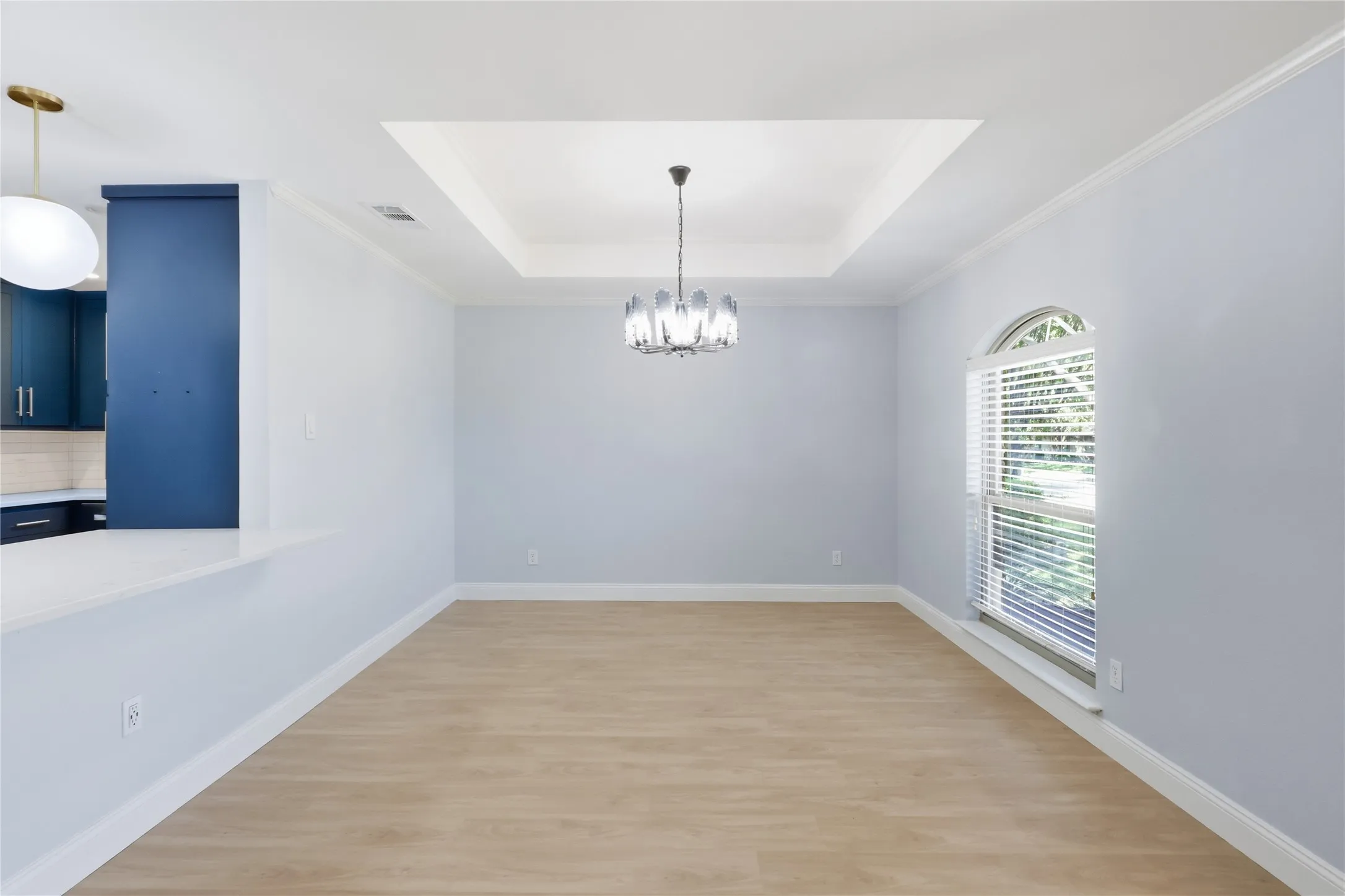 Single Family Residence For Sale in Denton County , 2312 Stone Glen Lane, Carrollton, Texas 75007, 4 Bedroom, 2 Bathroom, 2 Garage spaces, 2,326 Sqft, built in 1983, mls#21374474, Real Estate Agent in Carrollton, Homes For Sale in Denton county, Homes For Sale in Carrollton, Realtor in Carrollton Texas, Real Estate Brokerage Independent Realty Texas, Luminita Cordes Realtor