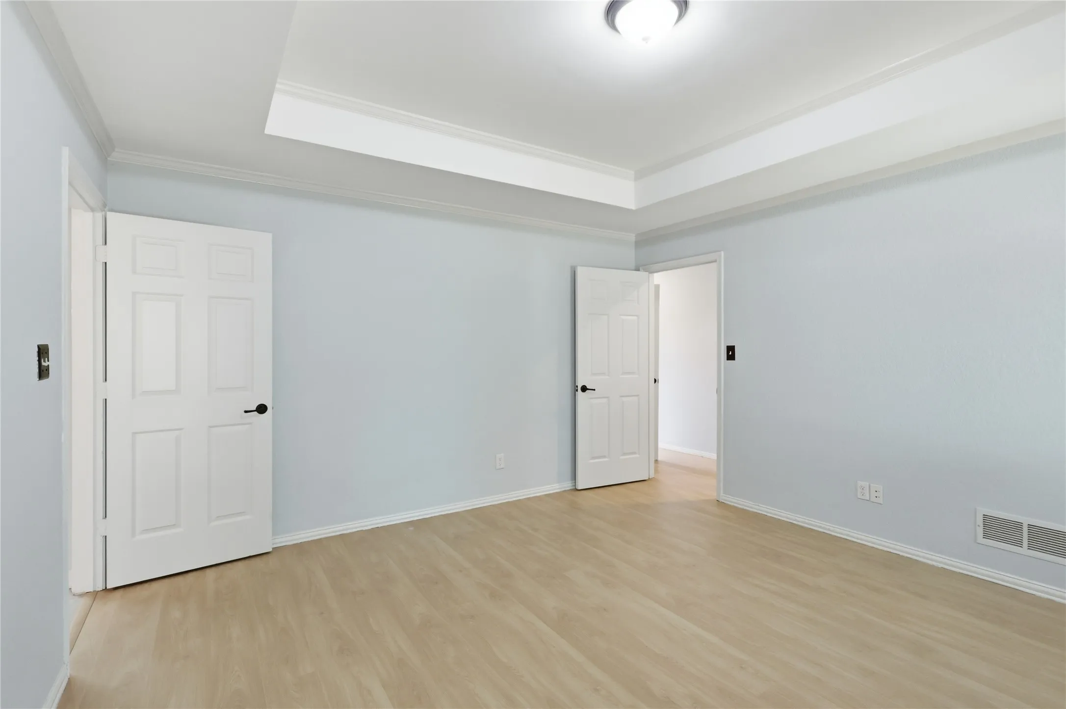 Single Family Residence For Sale in Denton County , 2312 Stone Glen Lane, Carrollton, Texas 75007, 4 Bedroom, 2 Bathroom, 2 Garage spaces, 2,326 Sqft, built in 1983, mls#21374474, Real Estate Agent in Carrollton, Homes For Sale in Denton county, Homes For Sale in Carrollton, Realtor in Carrollton Texas, Real Estate Brokerage Independent Realty Texas, Luminita Cordes Realtor