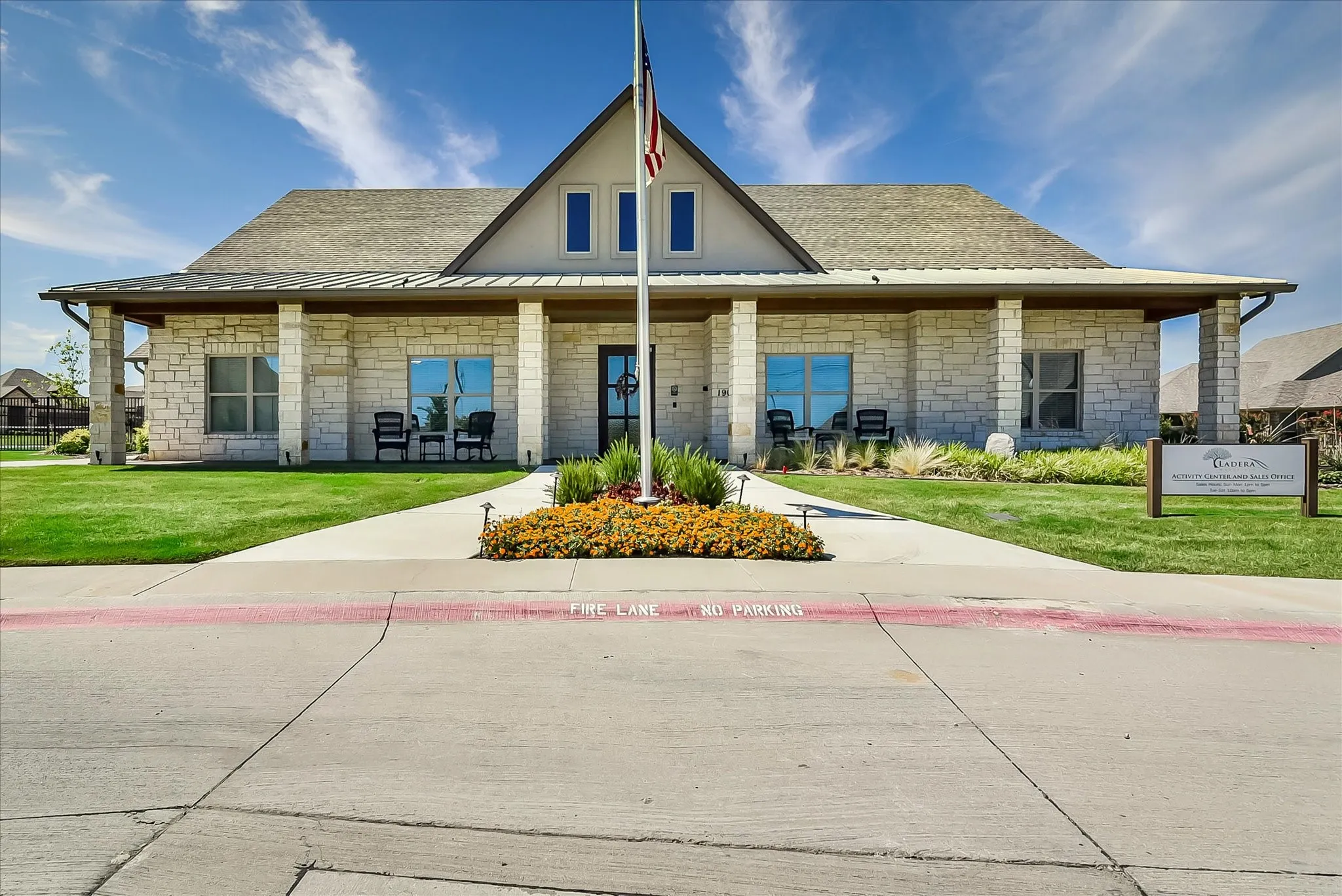 Single Family Residence For Sale in Tarrant County , 2912 Ervin Way 2912, Mansfield, Texas 76063, 2 Bedroom, 2 Bathroom, 2 Garage spaces, 1,788 Sqft, built in 2016, mls#21384466, Real Estate Agent in Mansfield, Homes For Sale in Tarrant county, Homes For Sale in Mansfield, Realtor in Mansfield Texas, Real Estate Brokerage Independent Realty Texas, Luminita Cordes Realtor