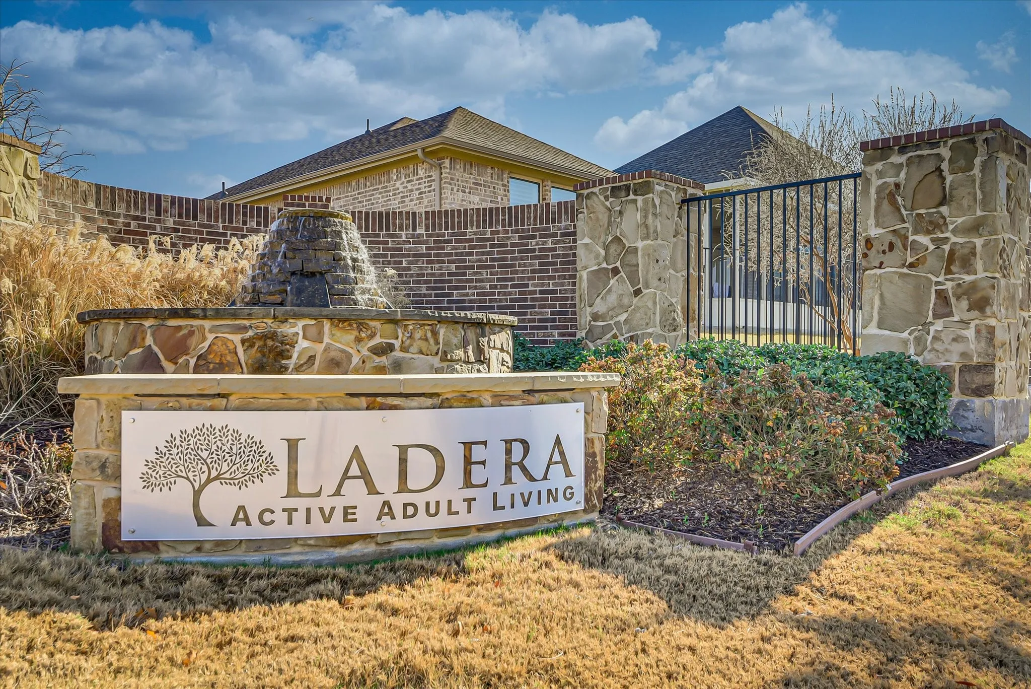 Single Family Residence For Sale in Tarrant County , 2912 Ervin Way 2912, Mansfield, Texas 76063, 2 Bedroom, 2 Bathroom, 2 Garage spaces, 1,788 Sqft, built in 2016, mls#21384466, Real Estate Agent in Mansfield, Homes For Sale in Tarrant county, Homes For Sale in Mansfield, Realtor in Mansfield Texas, Real Estate Brokerage Independent Realty Texas, Luminita Cordes Realtor