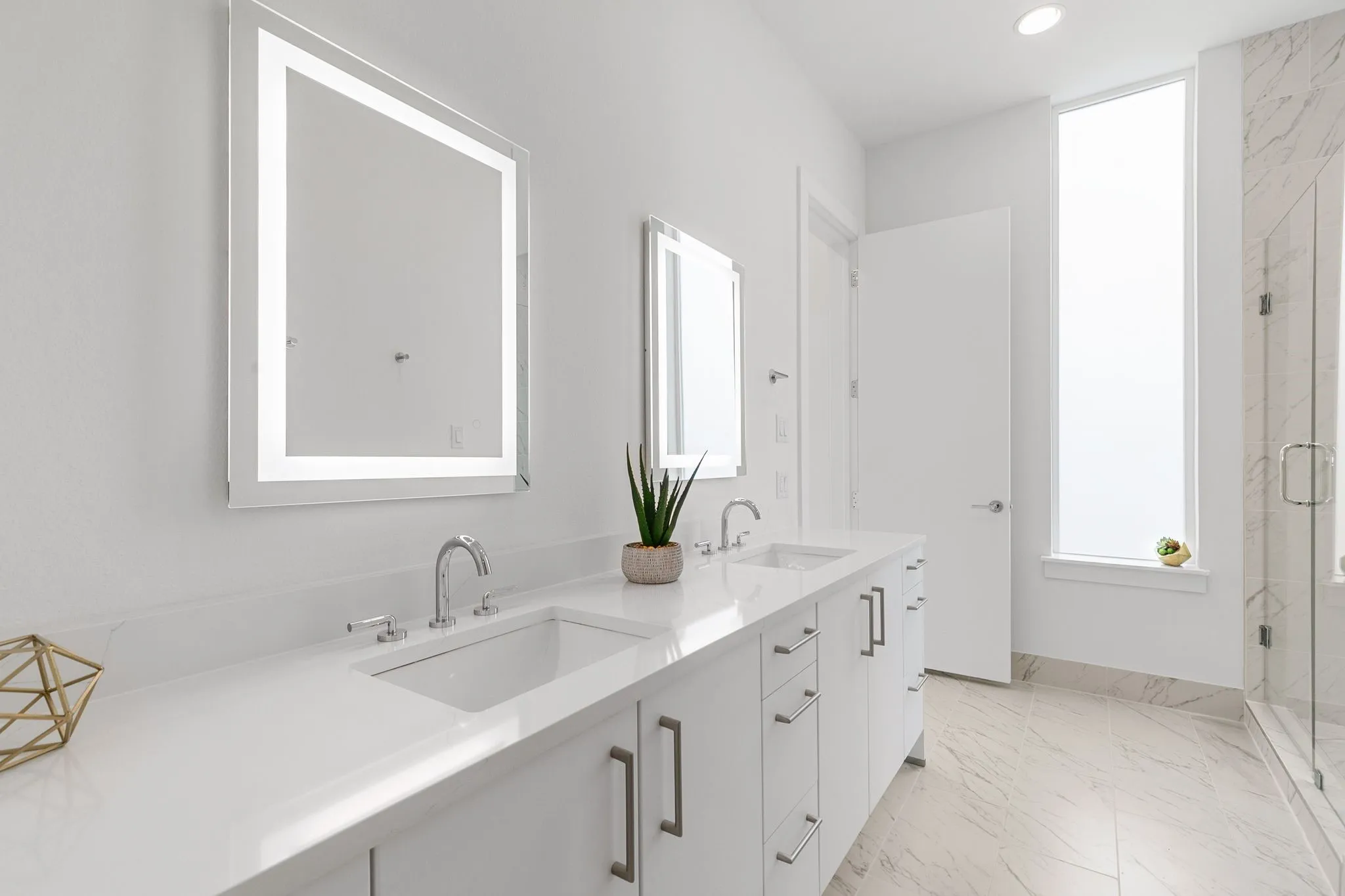 Townhouse For Rent in Dallas County , 1920 Cuyler Court, Dallas, Texas 75204, 3 Bedroom, 4 Bathroom, 2 Garage spaces, 2,242 Sqft, built in 2024, mls#21384854, Real Estate Agent in Dallas, Homes For Rent in Dallas county, Homes For Rent in Dallas, Realtor in Dallas Texas, Real Estate Brokerage Independent Realty Texas, Luminita Cordes Realtor