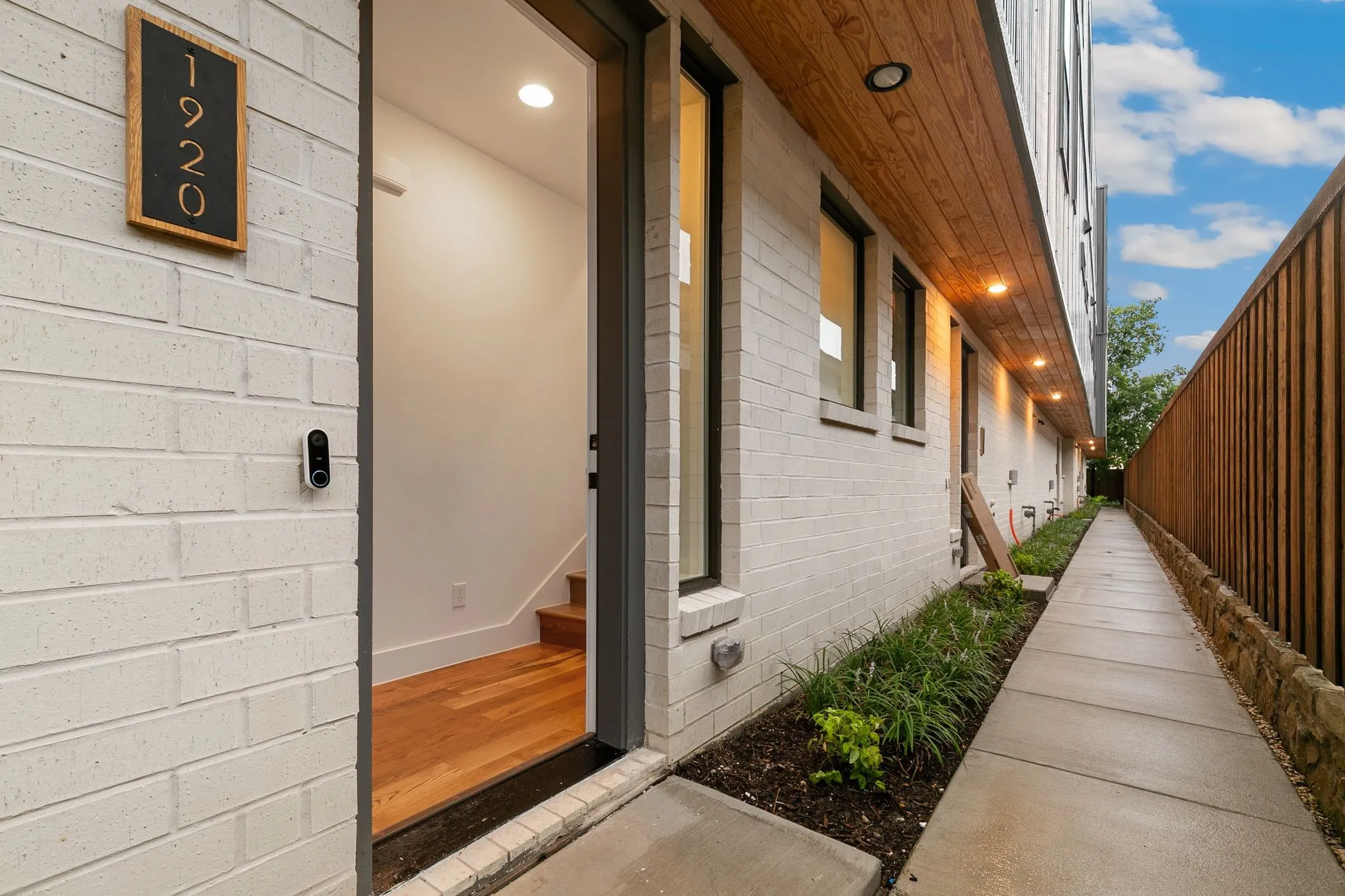 Townhouse For Rent in Dallas County , 1920 Cuyler Court, Dallas, Texas 75204, 3 Bedroom, 4 Bathroom, 2 Garage spaces, 2,242 Sqft, built in 2024, mls#21384854, Real Estate Agent in Dallas, Homes For Rent in Dallas county, Homes For Rent in Dallas, Realtor in Dallas Texas, Real Estate Brokerage Independent Realty Texas, Luminita Cordes Realtor