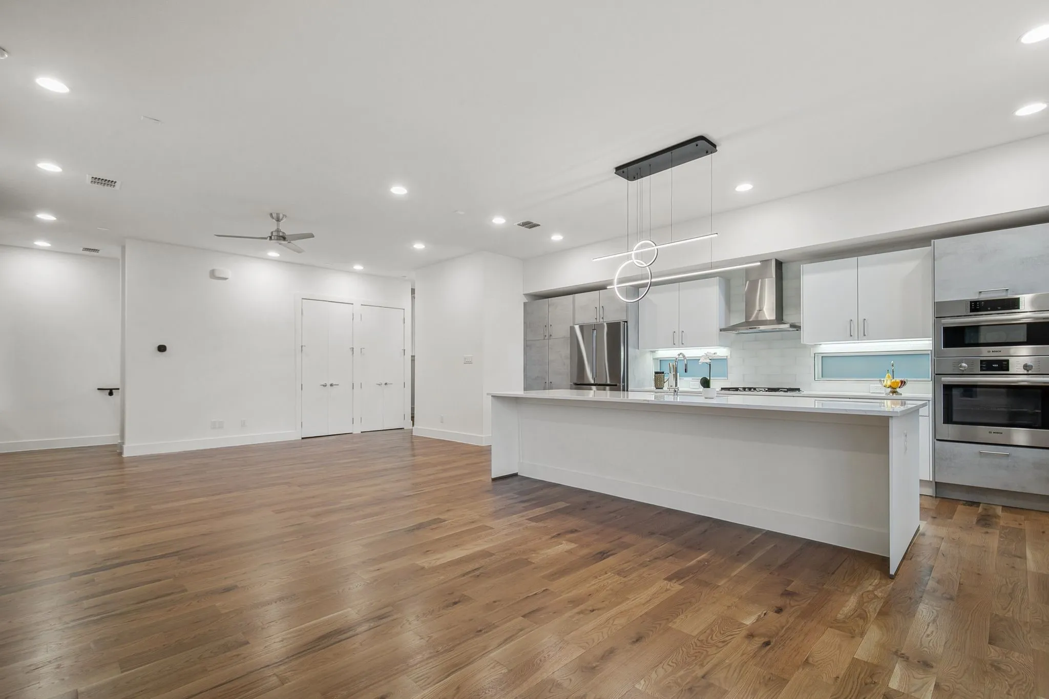 Townhouse For Rent in Dallas County , 1920 Cuyler Court, Dallas, Texas 75204, 3 Bedroom, 4 Bathroom, 2 Garage spaces, 2,242 Sqft, built in 2024, mls#21384854, Real Estate Agent in Dallas, Homes For Rent in Dallas county, Homes For Rent in Dallas, Realtor in Dallas Texas, Real Estate Brokerage Independent Realty Texas, Luminita Cordes Realtor