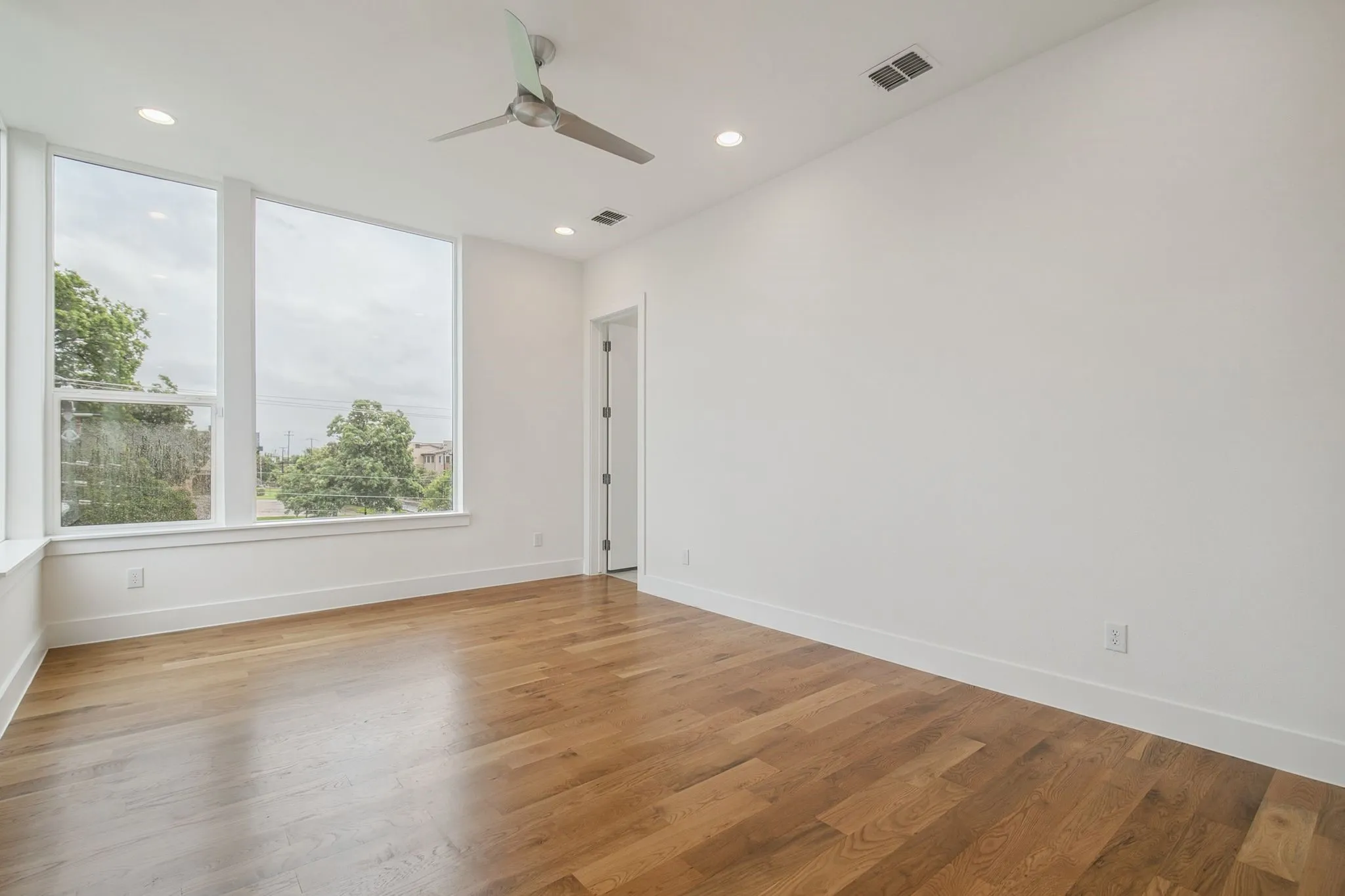 Townhouse For Rent in Dallas County , 1920 Cuyler Court, Dallas, Texas 75204, 3 Bedroom, 4 Bathroom, 2 Garage spaces, 2,242 Sqft, built in 2024, mls#21384854, Real Estate Agent in Dallas, Homes For Rent in Dallas county, Homes For Rent in Dallas, Realtor in Dallas Texas, Real Estate Brokerage Independent Realty Texas, Luminita Cordes Realtor