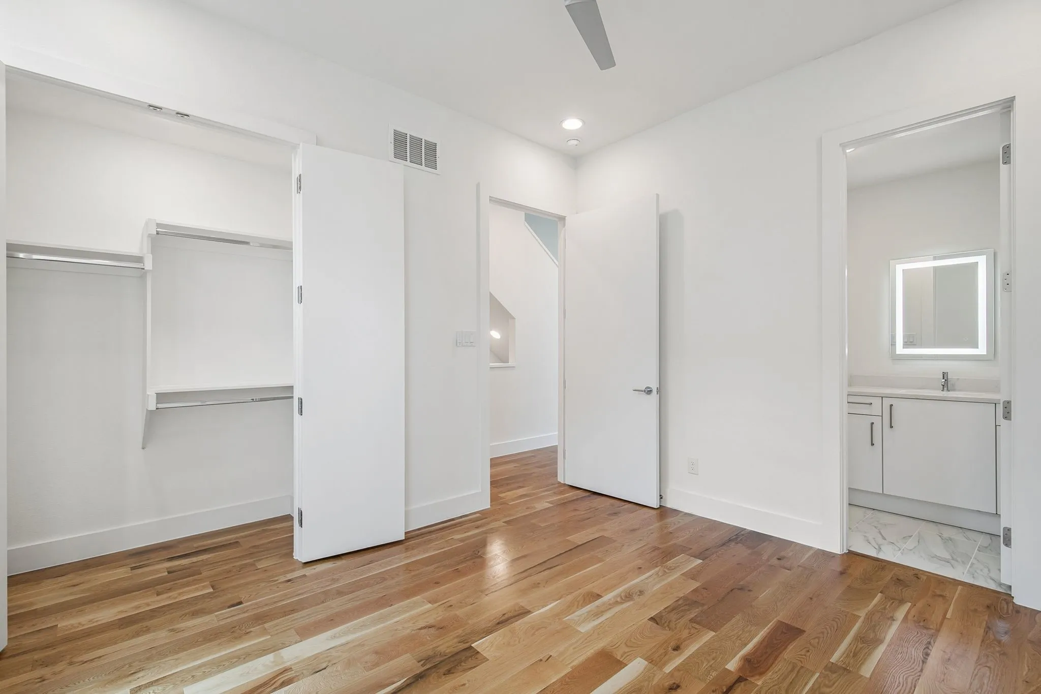 Townhouse For Rent in Dallas County , 1920 Cuyler Court, Dallas, Texas 75204, 3 Bedroom, 4 Bathroom, 2 Garage spaces, 2,242 Sqft, built in 2024, mls#21384854, Real Estate Agent in Dallas, Homes For Rent in Dallas county, Homes For Rent in Dallas, Realtor in Dallas Texas, Real Estate Brokerage Independent Realty Texas, Luminita Cordes Realtor