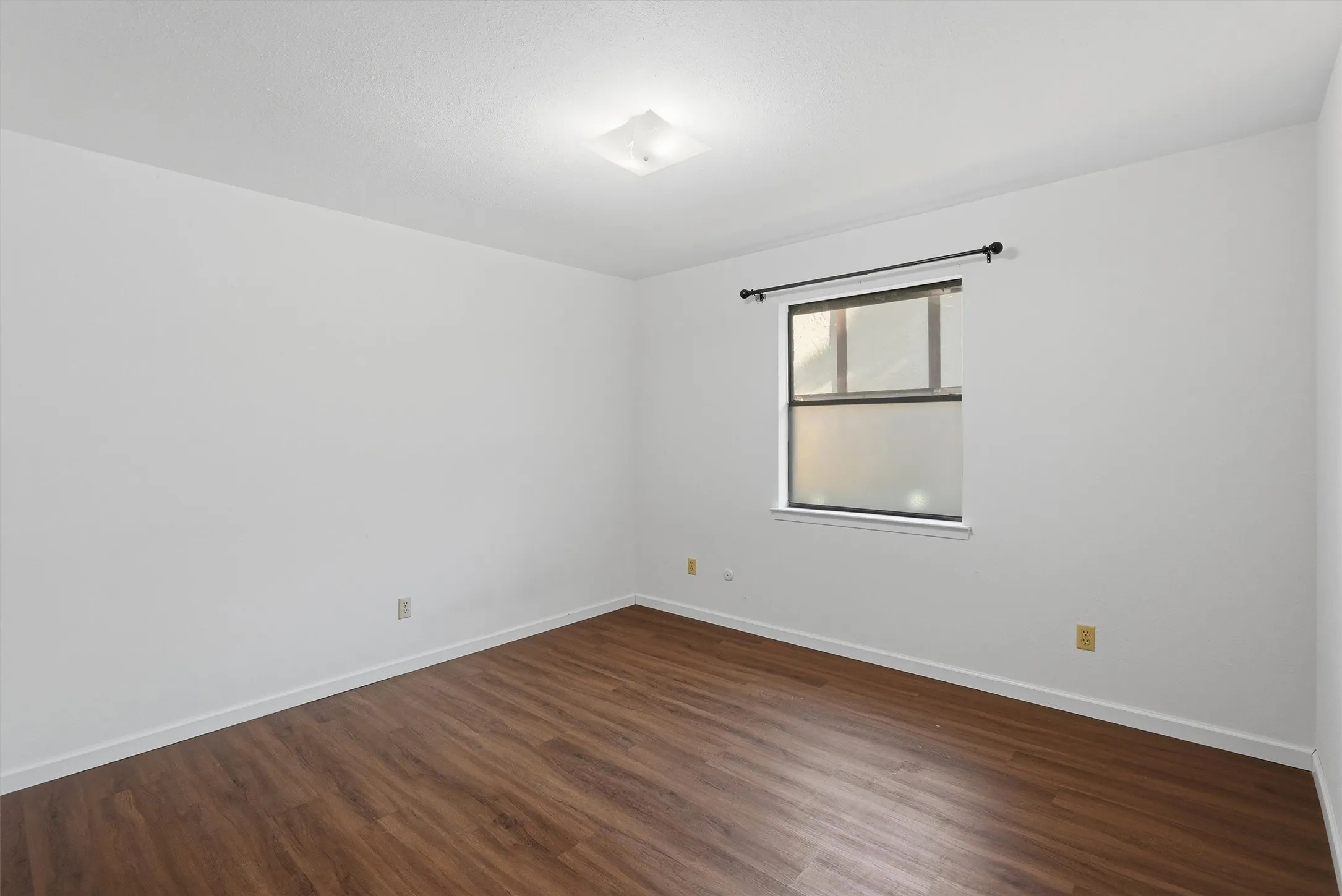 Single Family Residence For Sale in Tarrant County , 6437 Suncrest Court, North Richland Hills, Texas 76180, 3 Bedroom, 2 Bathroom, 2 Garage spaces, 2,120 Sqft, built in 1977, mls#21384347, Real Estate Agent in North Richland Hills, Homes For Sale in Tarrant county, Homes For Sale in North Richland Hills, Realtor in North Richland Hills Texas, Real Estate Brokerage Independent Realty Texas, Luminita Cordes Realtor