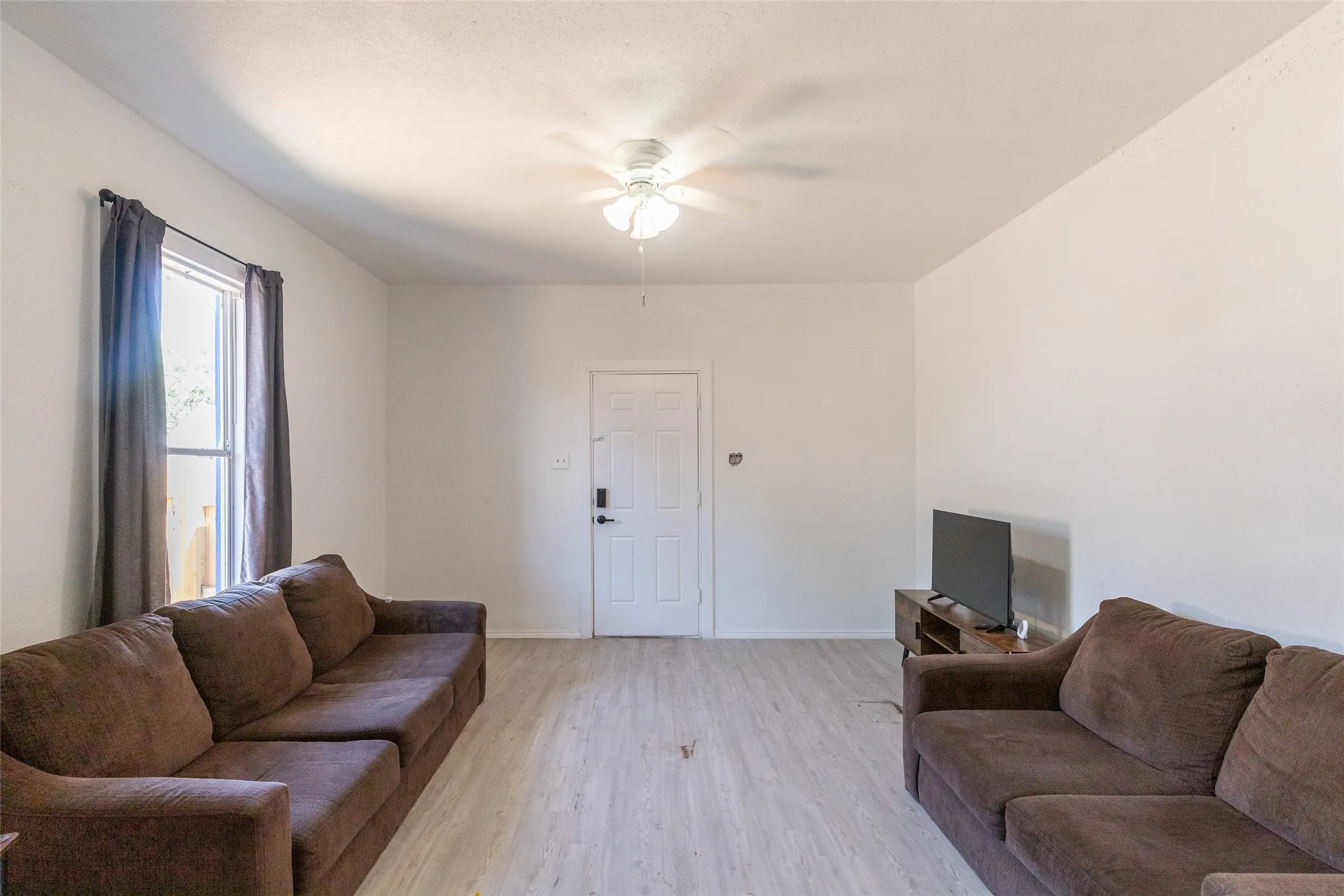 Single Family Residence For Rent in Taylor County , 1833 N 7th Street, Abilene, Texas 79603, 3 Bedroom, 2 Bathroom, Garage spaces, 1,516 Sqft, built in 1942, mls#21384859, Real Estate Agent in Abilene, Homes For Rent in Taylor county, Homes For Rent in Abilene, Realtor in Abilene Texas, Real Estate Brokerage Independent Realty Texas, Luminita Cordes Realtor