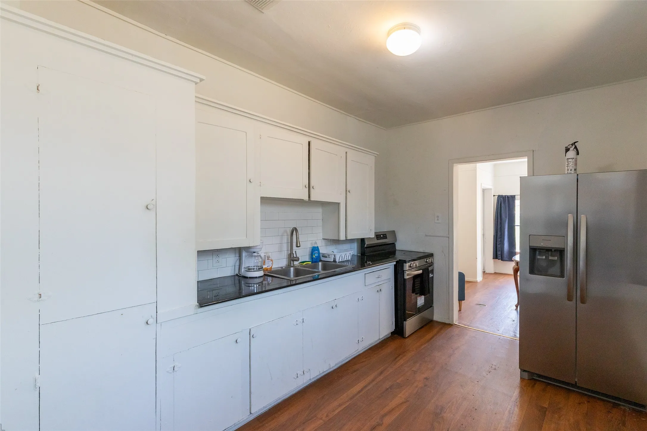 Single Family Residence For Rent in Taylor County , 1833 N 7th Street, Abilene, Texas 79603, 3 Bedroom, 2 Bathroom, Garage spaces, 1,516 Sqft, built in 1942, mls#21384859, Real Estate Agent in Abilene, Homes For Rent in Taylor county, Homes For Rent in Abilene, Realtor in Abilene Texas, Real Estate Brokerage Independent Realty Texas, Luminita Cordes Realtor