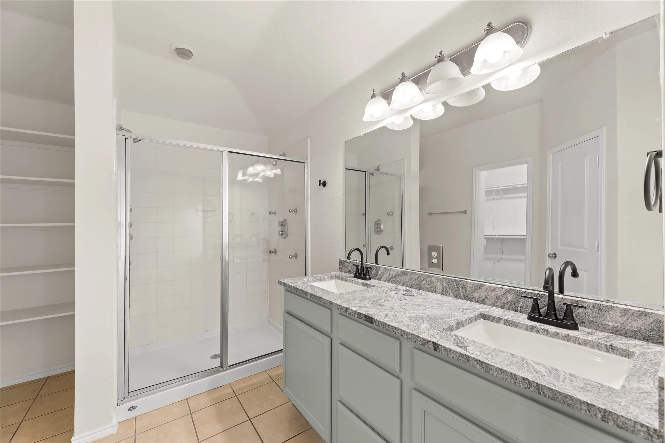 Single Family Residence For Sale in Kaufman County , 1115 Mule Deer Road, Forney, Texas 75126, 4 Bedroom, 2 Bathroom, 2 Garage spaces, 1,852 Sqft, built in 2006, mls#21384860, Real Estate Agent in Forney, Homes For Sale in Kaufman county, Homes For Sale in Forney, Realtor in Forney Texas, Real Estate Brokerage Independent Realty Texas, Luminita Cordes Realtor
