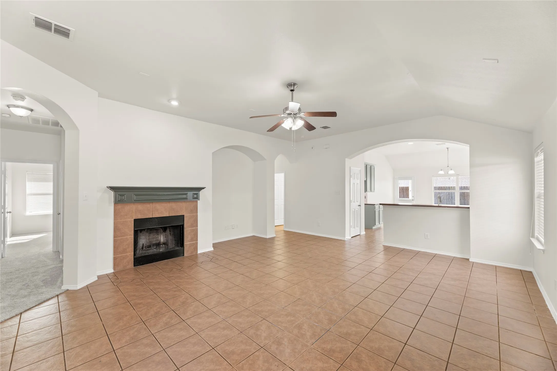 Single Family Residence For Sale in Kaufman County , 1115 Mule Deer Road, Forney, Texas 75126, 4 Bedroom, 2 Bathroom, 2 Garage spaces, 1,852 Sqft, built in 2006, mls#21384860, Real Estate Agent in Forney, Homes For Sale in Kaufman county, Homes For Sale in Forney, Realtor in Forney Texas, Real Estate Brokerage Independent Realty Texas, Luminita Cordes Realtor