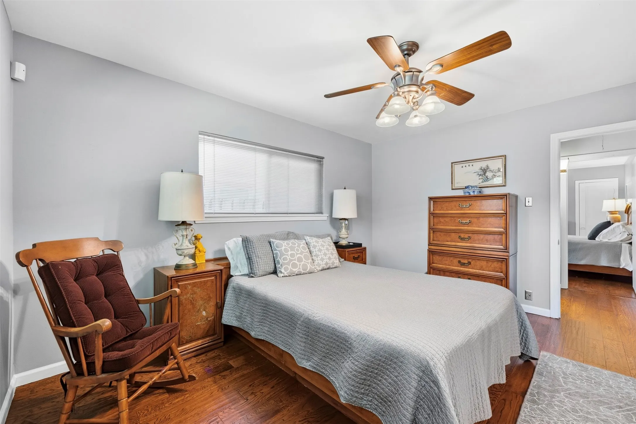 Single Family Residence For Sale in Dallas County , 1715 Lansford Avenue, Dallas, Texas 75224, 3 Bedroom, 2 Bathroom, 1 Garage spaces, 1,459 Sqft, built in 1947, mls#21383585, Real Estate Agent in Dallas, Homes For Sale in Dallas county, Homes For Sale in Dallas, Realtor in Dallas Texas, Real Estate Brokerage Independent Realty Texas, Luminita Cordes Realtor