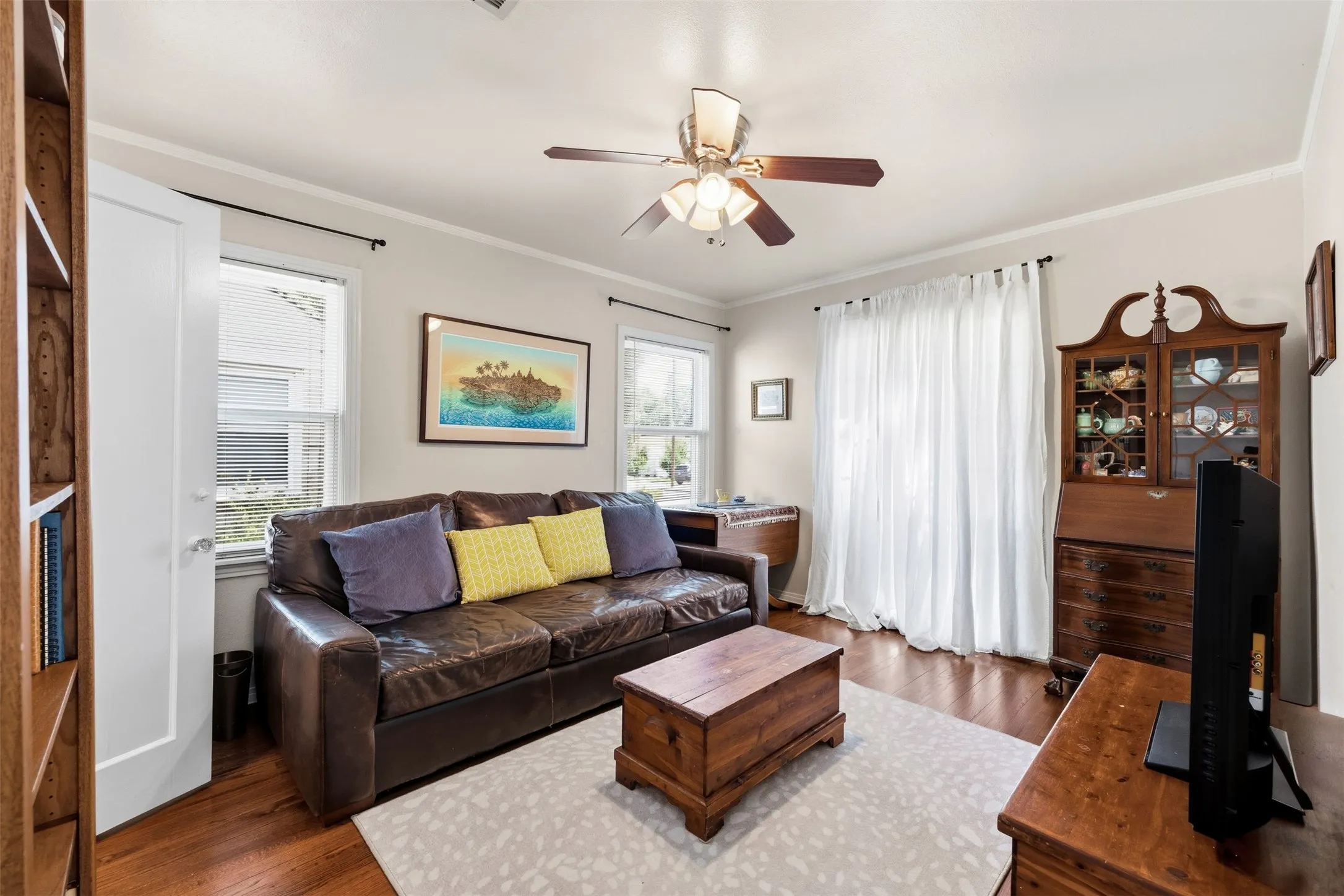Single Family Residence For Sale in Dallas County , 1715 Lansford Avenue, Dallas, Texas 75224, 3 Bedroom, 2 Bathroom, 1 Garage spaces, 1,459 Sqft, built in 1947, mls#21383585, Real Estate Agent in Dallas, Homes For Sale in Dallas county, Homes For Sale in Dallas, Realtor in Dallas Texas, Real Estate Brokerage Independent Realty Texas, Luminita Cordes Realtor