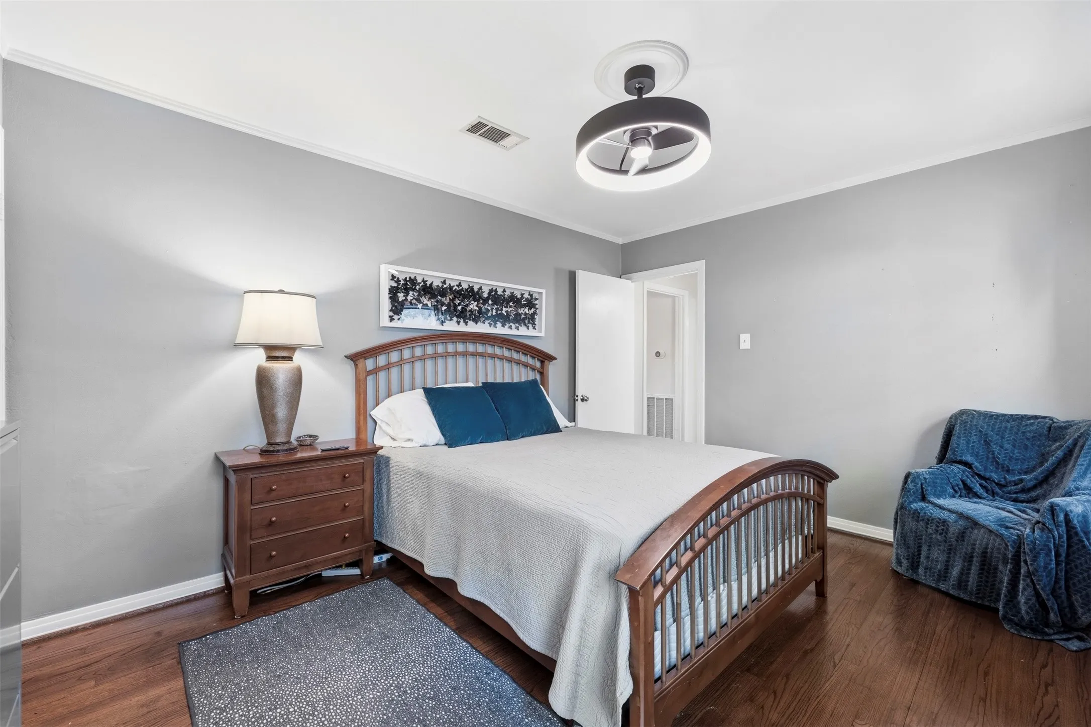 Single Family Residence For Sale in Dallas County , 1715 Lansford Avenue, Dallas, Texas 75224, 3 Bedroom, 2 Bathroom, 1 Garage spaces, 1,459 Sqft, built in 1947, mls#21383585, Real Estate Agent in Dallas, Homes For Sale in Dallas county, Homes For Sale in Dallas, Realtor in Dallas Texas, Real Estate Brokerage Independent Realty Texas, Luminita Cordes Realtor