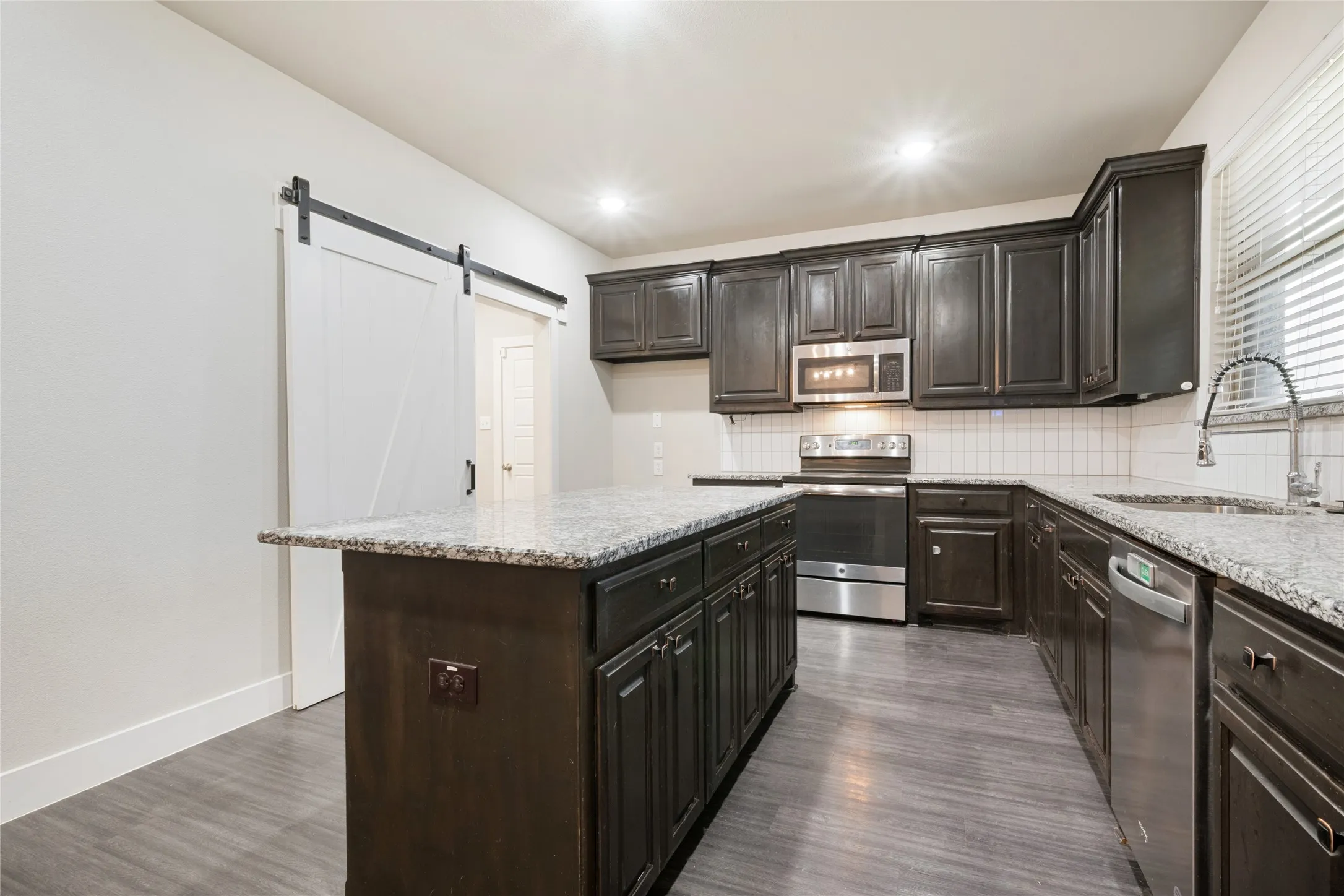 Single Family Residence For Sale in Denton County , 44 Kramer Lane, Sanger, Texas 76266, 4 Bedroom, 4 Bathroom, 2 Garage spaces, 2,156 Sqft, built in 2017, mls#21384829, Real Estate Agent in Sanger, Homes For Sale in Denton county, Homes For Sale in Sanger, Realtor in Sanger Texas, Real Estate Brokerage Independent Realty Texas, Luminita Cordes Realtor