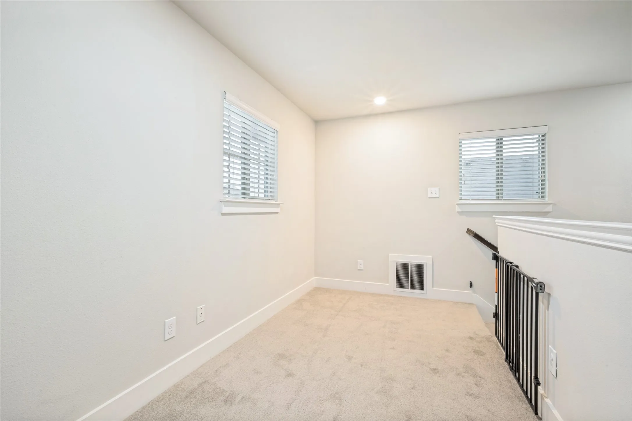 Single Family Residence For Sale in Denton County , 44 Kramer Lane, Sanger, Texas 76266, 4 Bedroom, 4 Bathroom, 2 Garage spaces, 2,156 Sqft, built in 2017, mls#21384829, Real Estate Agent in Sanger, Homes For Sale in Denton county, Homes For Sale in Sanger, Realtor in Sanger Texas, Real Estate Brokerage Independent Realty Texas, Luminita Cordes Realtor