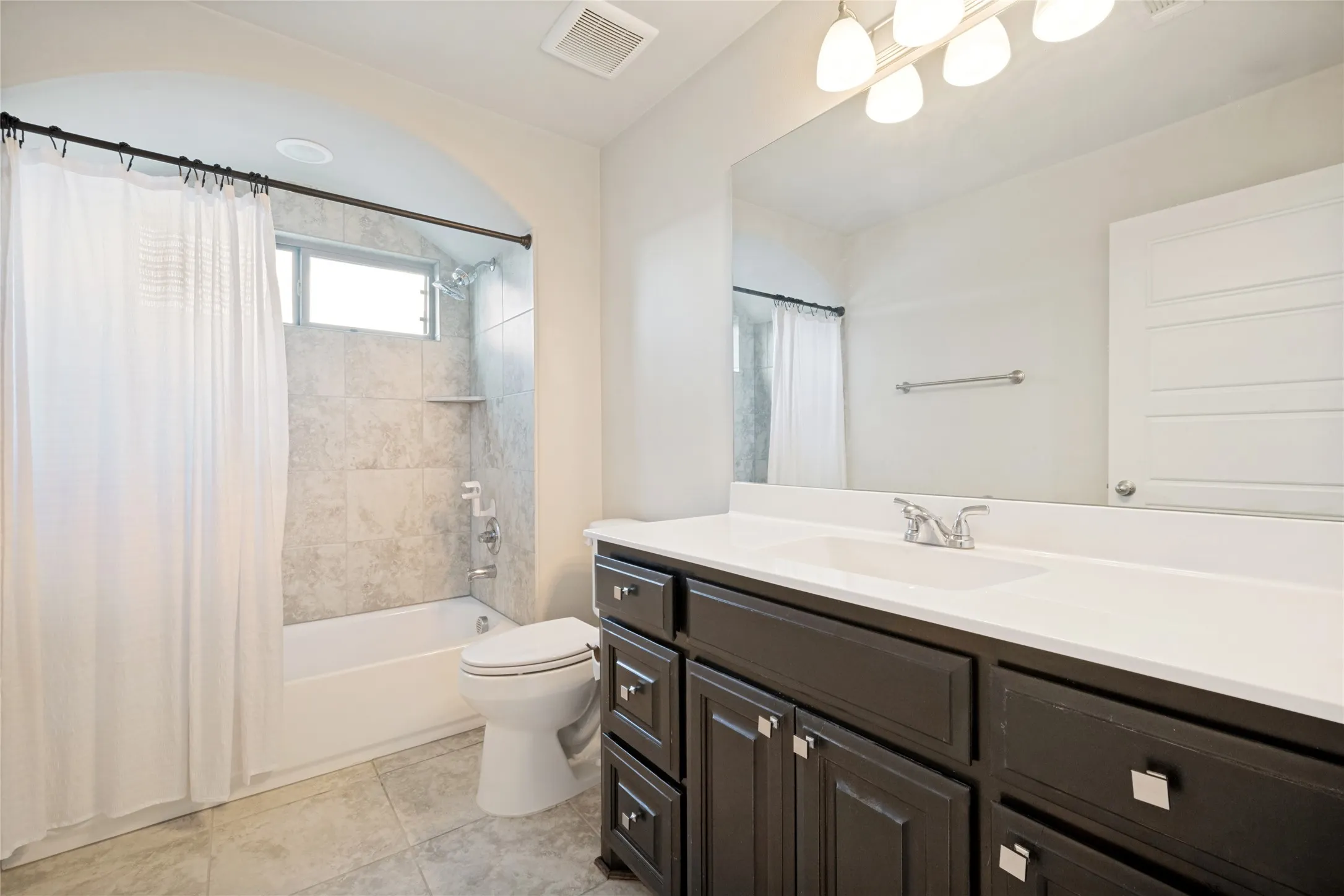 Single Family Residence For Sale in Denton County , 44 Kramer Lane, Sanger, Texas 76266, 4 Bedroom, 4 Bathroom, 2 Garage spaces, 2,156 Sqft, built in 2017, mls#21384829, Real Estate Agent in Sanger, Homes For Sale in Denton county, Homes For Sale in Sanger, Realtor in Sanger Texas, Real Estate Brokerage Independent Realty Texas, Luminita Cordes Realtor