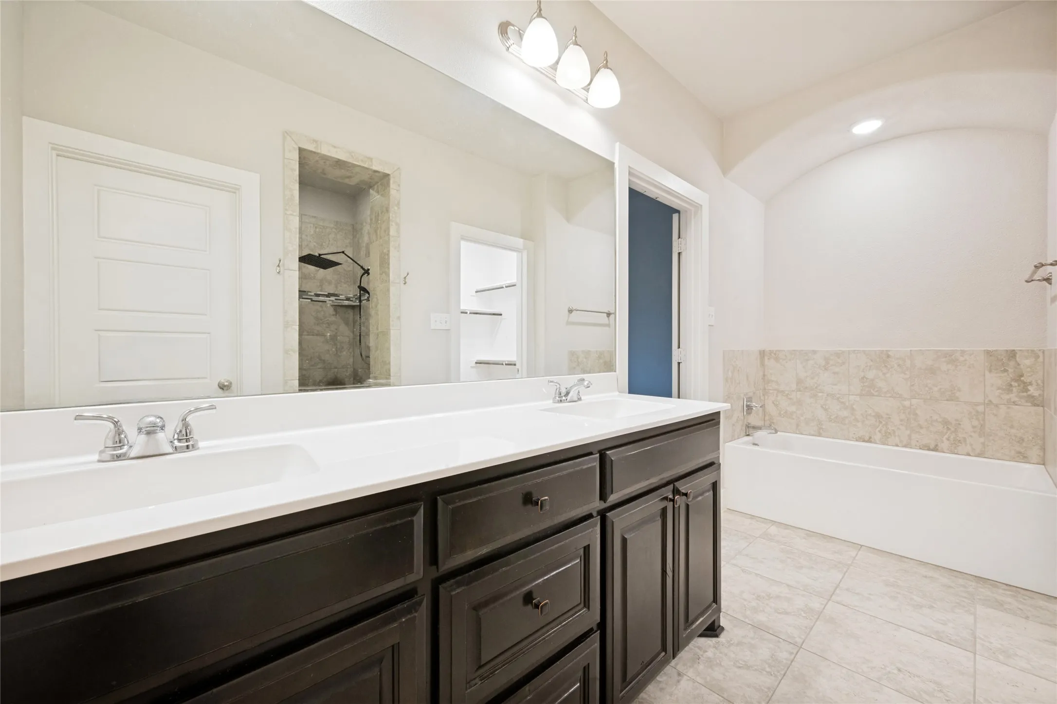 Single Family Residence For Sale in Denton County , 44 Kramer Lane, Sanger, Texas 76266, 4 Bedroom, 4 Bathroom, 2 Garage spaces, 2,156 Sqft, built in 2017, mls#21384829, Real Estate Agent in Sanger, Homes For Sale in Denton county, Homes For Sale in Sanger, Realtor in Sanger Texas, Real Estate Brokerage Independent Realty Texas, Luminita Cordes Realtor