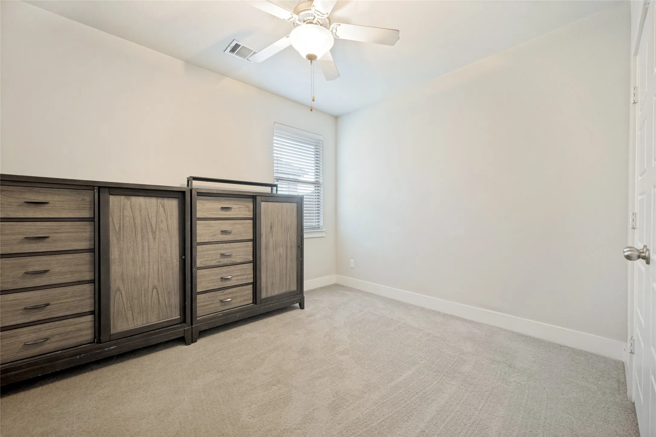 Single Family Residence For Sale in Denton County , 44 Kramer Lane, Sanger, Texas 76266, 4 Bedroom, 4 Bathroom, 2 Garage spaces, 2,156 Sqft, built in 2017, mls#21384829, Real Estate Agent in Sanger, Homes For Sale in Denton county, Homes For Sale in Sanger, Realtor in Sanger Texas, Real Estate Brokerage Independent Realty Texas, Luminita Cordes Realtor