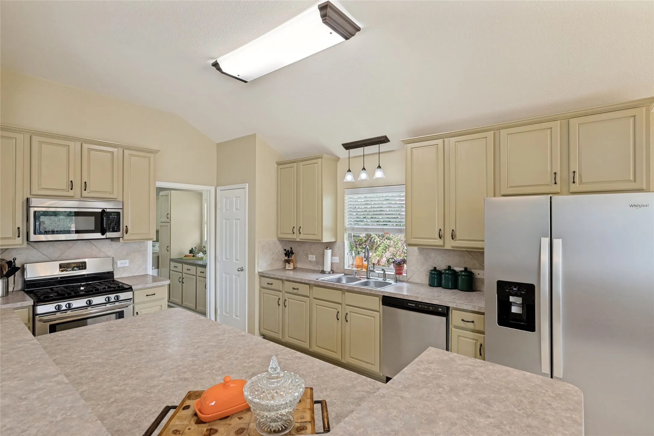 Single Family Residence For Sale in Collin County , 1233 Miller Lane, Celina, Texas 75009, 4 Bedroom, 2 Bathroom, 2 Garage spaces, 2,053 Sqft, built in 2004, mls#21383891, Real Estate Agent in Celina, Homes For Sale in Collin county, Homes For Sale in Celina, Realtor in Celina Texas, Real Estate Brokerage Independent Realty Texas, Luminita Cordes Realtor