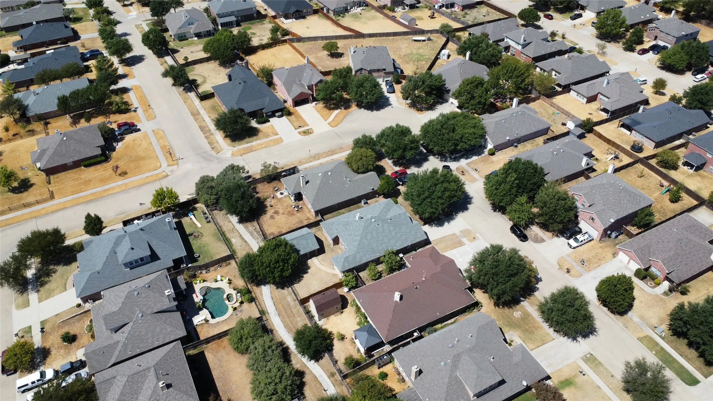 Single Family Residence For Sale in Collin County , 1233 Miller Lane, Celina, Texas 75009, 4 Bedroom, 2 Bathroom, 2 Garage spaces, 2,053 Sqft, built in 2004, mls#21383891, Real Estate Agent in Celina, Homes For Sale in Collin county, Homes For Sale in Celina, Realtor in Celina Texas, Real Estate Brokerage Independent Realty Texas, Luminita Cordes Realtor