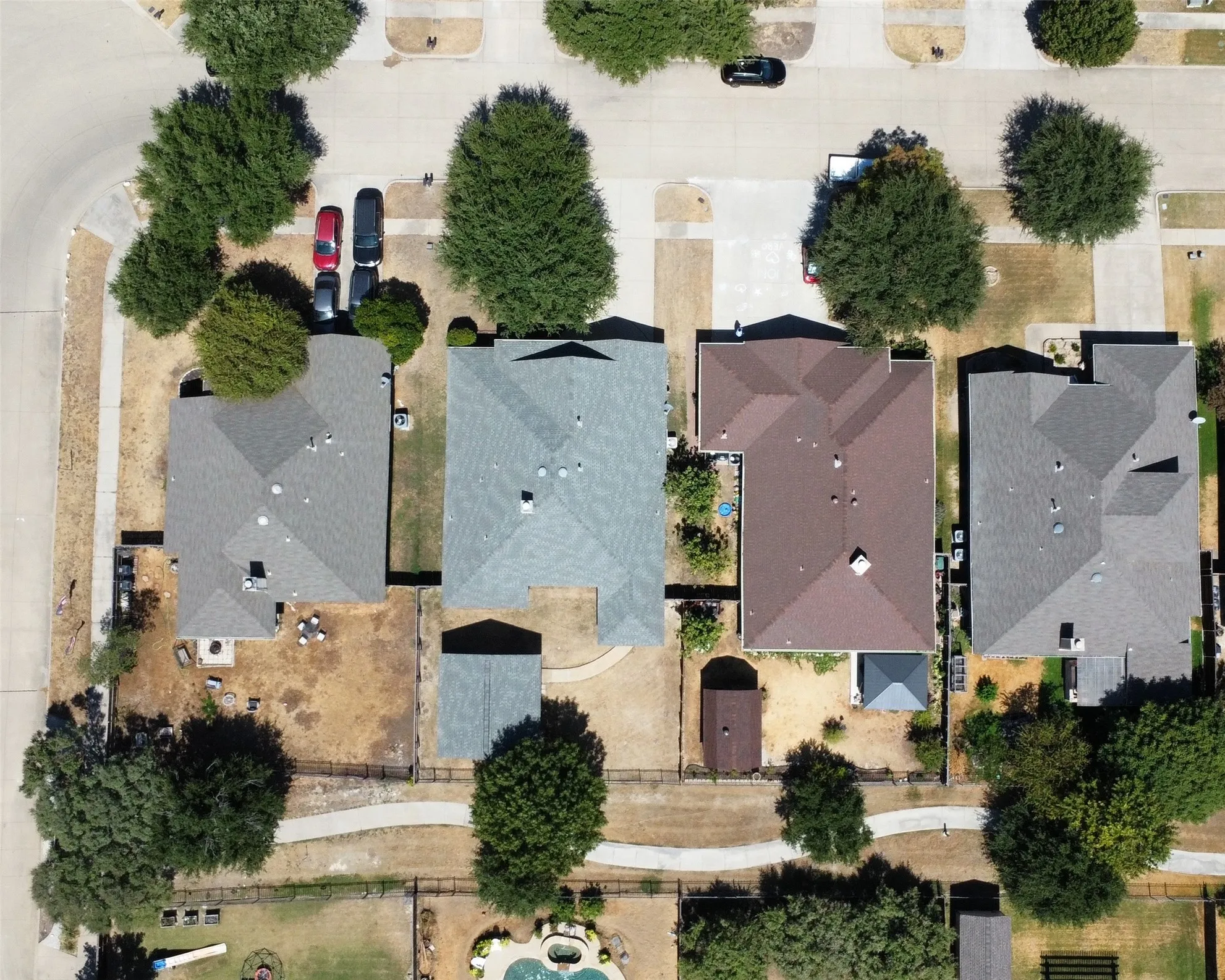 Single Family Residence For Sale in Collin County , 1233 Miller Lane, Celina, Texas 75009, 4 Bedroom, 2 Bathroom, 2 Garage spaces, 2,053 Sqft, built in 2004, mls#21383891, Real Estate Agent in Celina, Homes For Sale in Collin county, Homes For Sale in Celina, Realtor in Celina Texas, Real Estate Brokerage Independent Realty Texas, Luminita Cordes Realtor