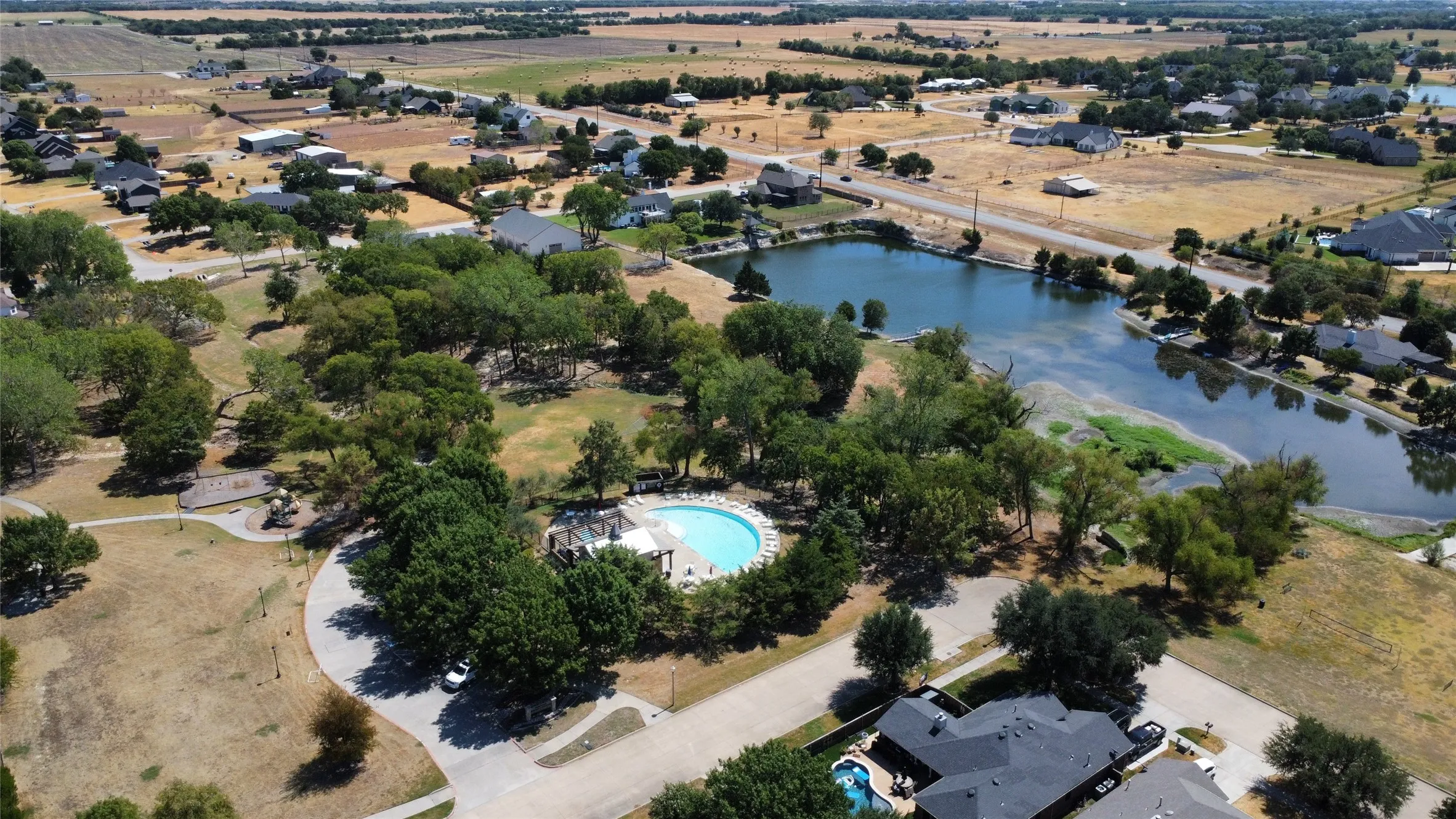 Single Family Residence For Sale in Collin County , 1233 Miller Lane, Celina, Texas 75009, 4 Bedroom, 2 Bathroom, 2 Garage spaces, 2,053 Sqft, built in 2004, mls#21383891, Real Estate Agent in Celina, Homes For Sale in Collin county, Homes For Sale in Celina, Realtor in Celina Texas, Real Estate Brokerage Independent Realty Texas, Luminita Cordes Realtor