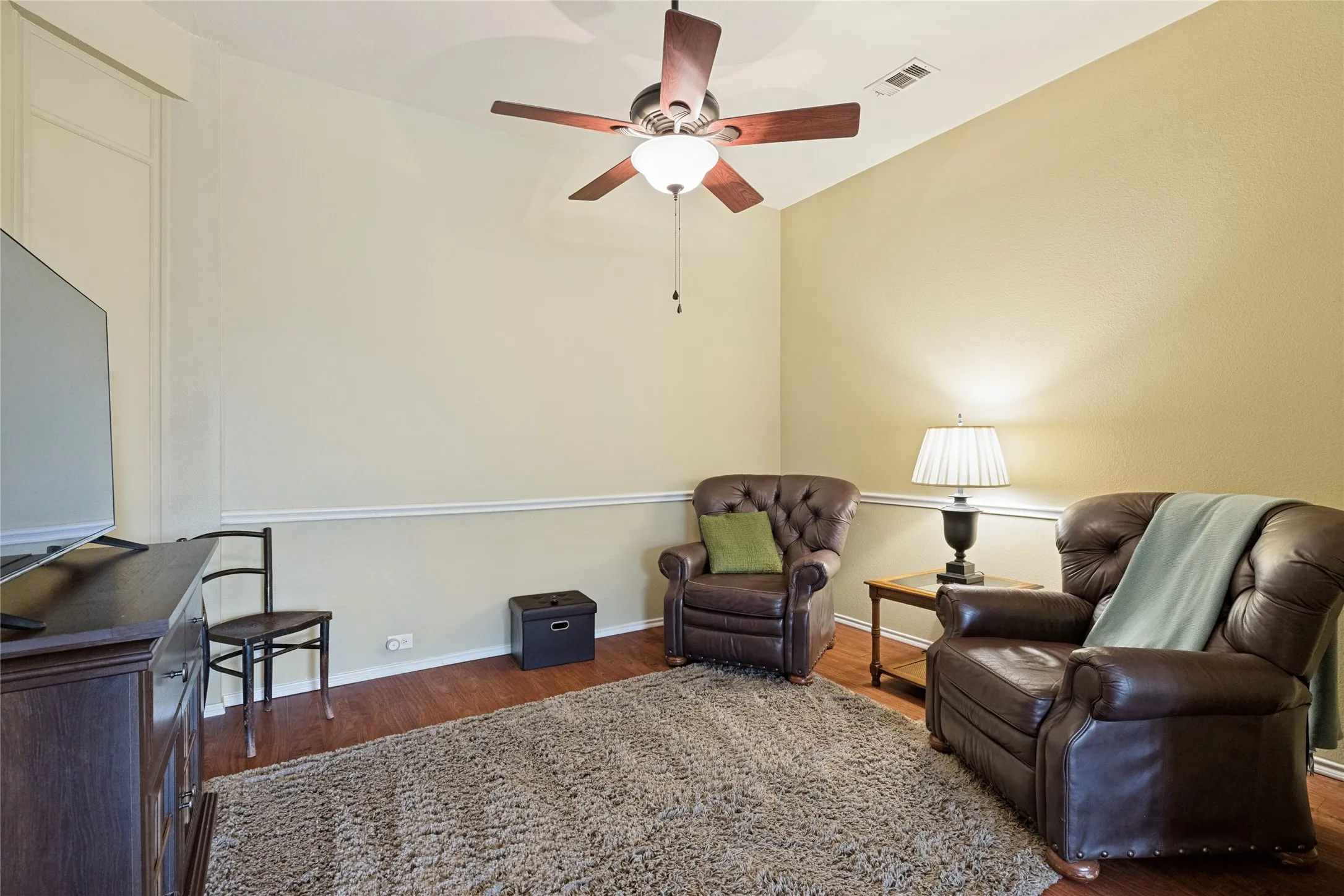 Single Family Residence For Sale in Collin County , 1233 Miller Lane, Celina, Texas 75009, 4 Bedroom, 2 Bathroom, 2 Garage spaces, 2,053 Sqft, built in 2004, mls#21383891, Real Estate Agent in Celina, Homes For Sale in Collin county, Homes For Sale in Celina, Realtor in Celina Texas, Real Estate Brokerage Independent Realty Texas, Luminita Cordes Realtor