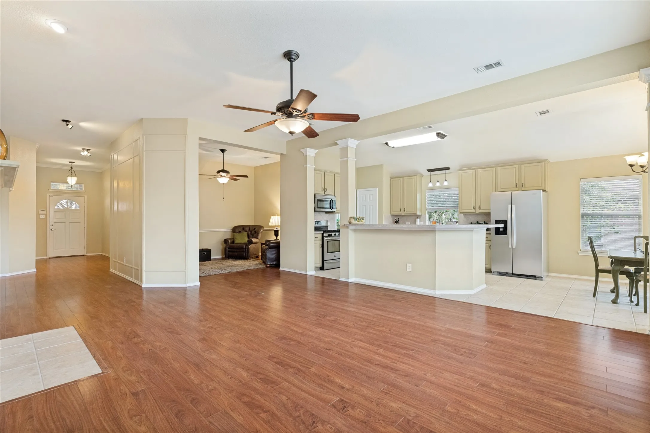 Single Family Residence For Sale in Collin County , 1233 Miller Lane, Celina, Texas 75009, 4 Bedroom, 2 Bathroom, 2 Garage spaces, 2,053 Sqft, built in 2004, mls#21383891, Real Estate Agent in Celina, Homes For Sale in Collin county, Homes For Sale in Celina, Realtor in Celina Texas, Real Estate Brokerage Independent Realty Texas, Luminita Cordes Realtor