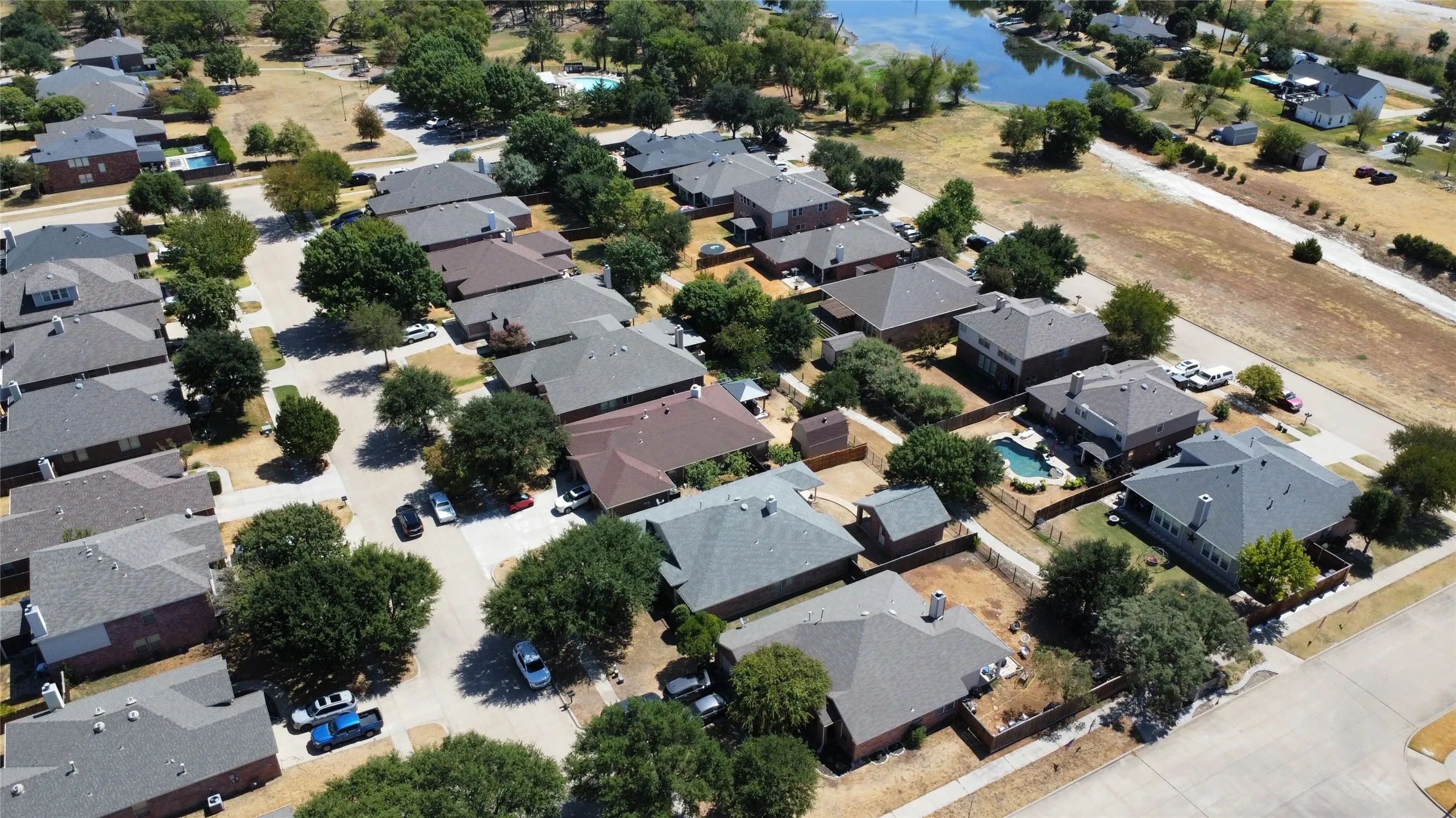 Single Family Residence For Sale in Collin County , 1233 Miller Lane, Celina, Texas 75009, 4 Bedroom, 2 Bathroom, 2 Garage spaces, 2,053 Sqft, built in 2004, mls#21383891, Real Estate Agent in Celina, Homes For Sale in Collin county, Homes For Sale in Celina, Realtor in Celina Texas, Real Estate Brokerage Independent Realty Texas, Luminita Cordes Realtor