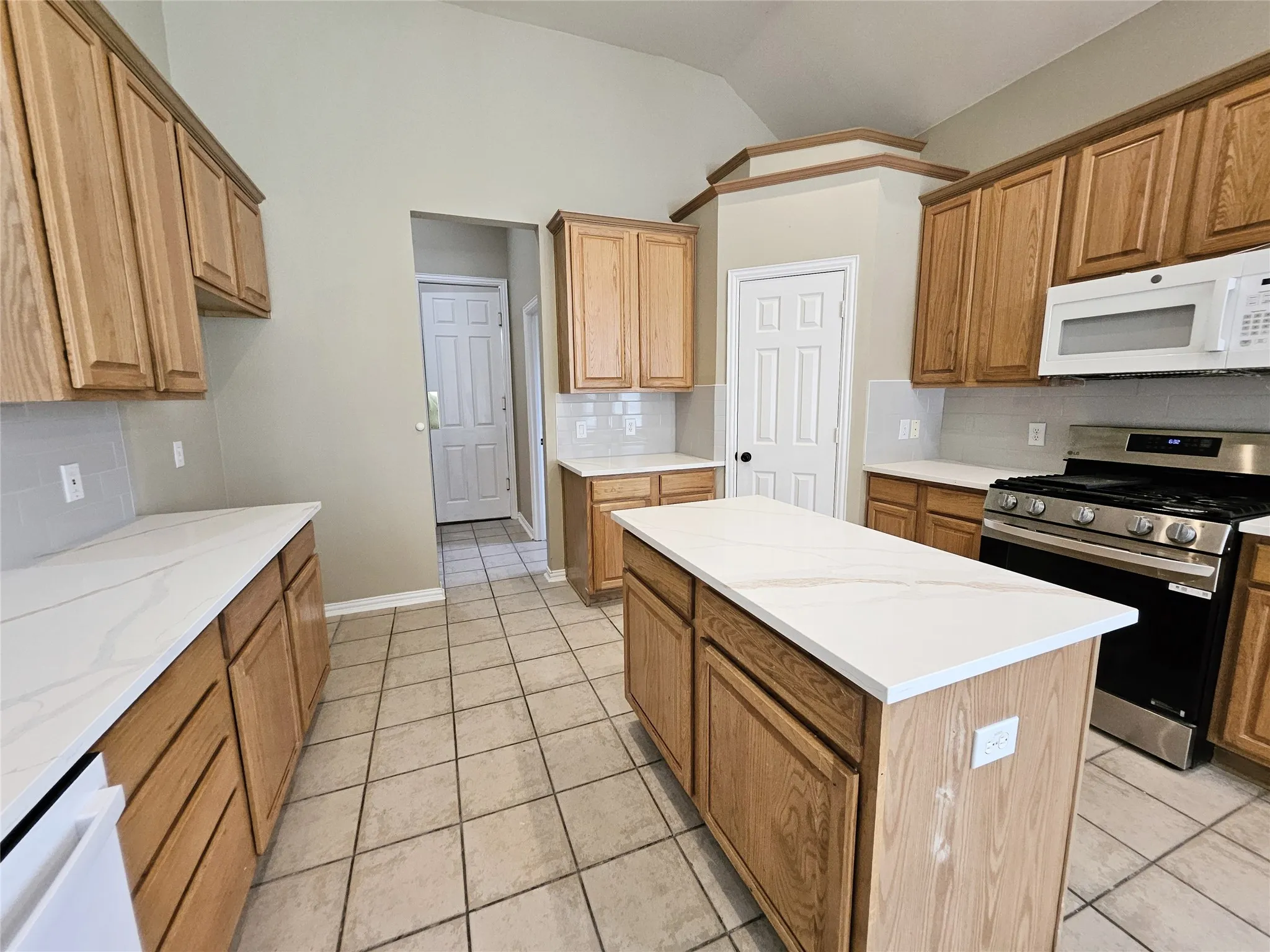Single Family Residence For Rent in Collin County , 4412 Laney Court, Richardson, Texas 75082, 4 Bedroom, 2 Bathroom, 2 Garage spaces, 2,318 Sqft, built in 1999, mls#21384783, Real Estate Agent in Richardson, Homes For Rent in Collin county, Homes For Rent in Richardson, Realtor in Richardson Texas, Real Estate Brokerage Independent Realty Texas, Luminita Cordes Realtor