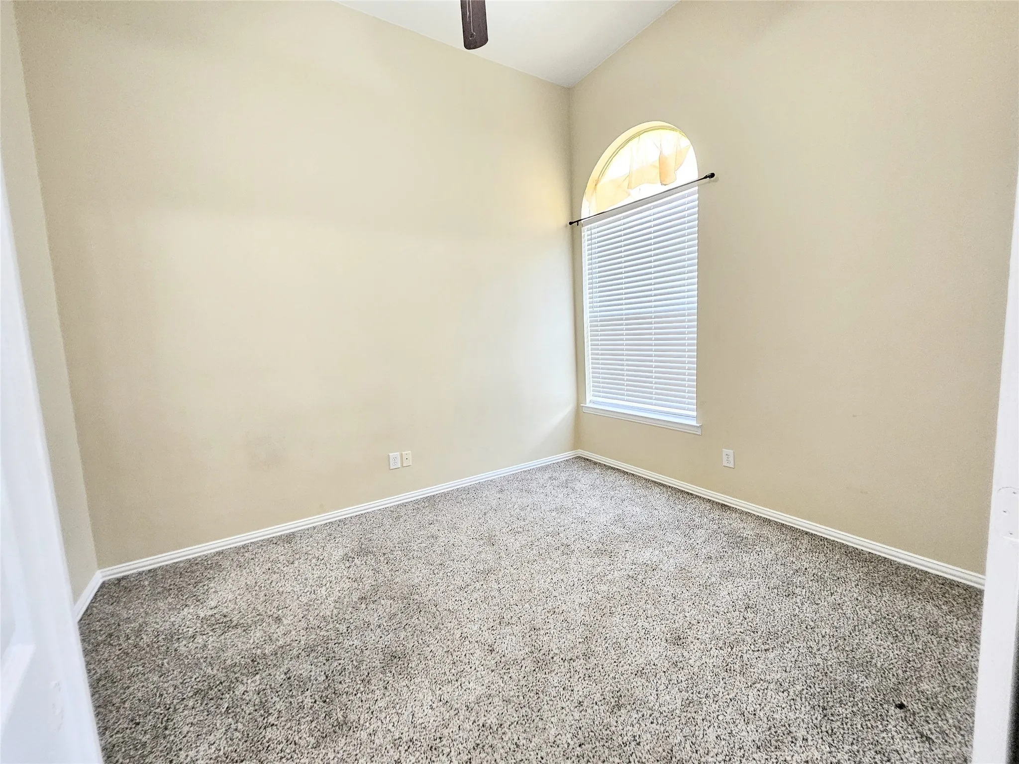 Single Family Residence For Rent in Collin County , 4412 Laney Court, Richardson, Texas 75082, 4 Bedroom, 2 Bathroom, 2 Garage spaces, 2,318 Sqft, built in 1999, mls#21384783, Real Estate Agent in Richardson, Homes For Rent in Collin county, Homes For Rent in Richardson, Realtor in Richardson Texas, Real Estate Brokerage Independent Realty Texas, Luminita Cordes Realtor