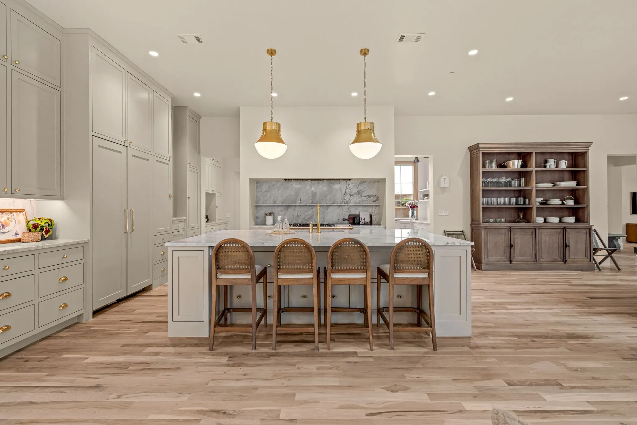 Single Family Residence For Sale in Denton County , 4413 Saddleback Lane, Southlake, Texas 76092, 5 Bedroom, 6 Bathroom, 4 Garage spaces, 5,715 Sqft, built in 2023, mls#21384297, Real Estate Agent in Southlake, Homes For Sale in Denton county, Homes For Sale in Southlake, Realtor in Southlake Texas, Real Estate Brokerage Independent Realty Texas, Luminita Cordes Realtor