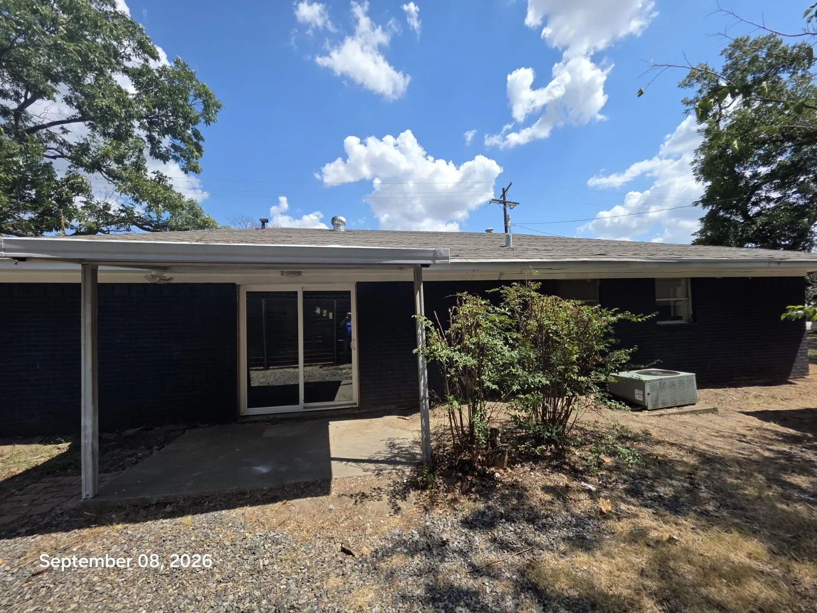 Single Family Residence For Sale in Hunt County , 2001 Washington Street, Commerce, Texas 75428, 3 Bedroom, 2 Bathroom, Garage spaces, 1,480 Sqft, built in 1964, mls#21384770, Real Estate Agent in Commerce, Homes For Sale in Hunt county, Homes For Sale in Commerce, Realtor in Commerce Texas, Real Estate Brokerage Independent Realty Texas, Luminita Cordes Realtor