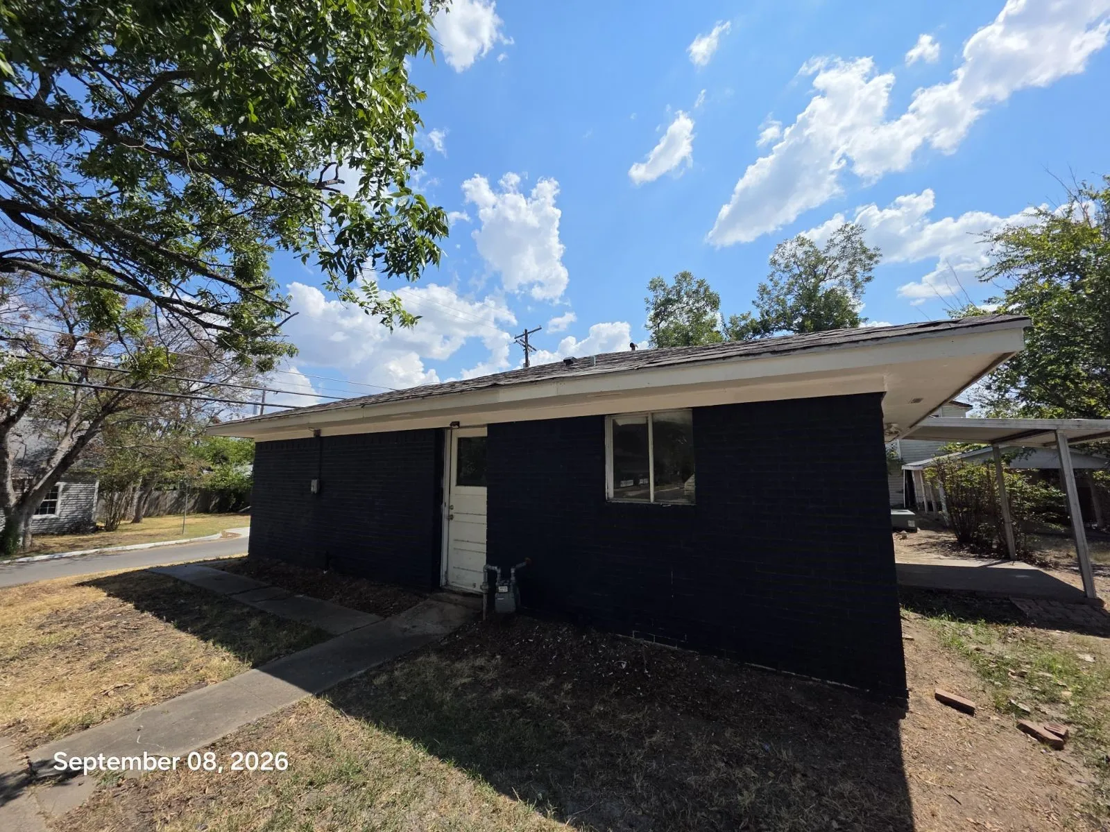Single Family Residence For Sale in Hunt County , 2001 Washington Street, Commerce, Texas 75428, 3 Bedroom, 2 Bathroom, Garage spaces, 1,480 Sqft, built in 1964, mls#21384770, Real Estate Agent in Commerce, Homes For Sale in Hunt county, Homes For Sale in Commerce, Realtor in Commerce Texas, Real Estate Brokerage Independent Realty Texas, Luminita Cordes Realtor
