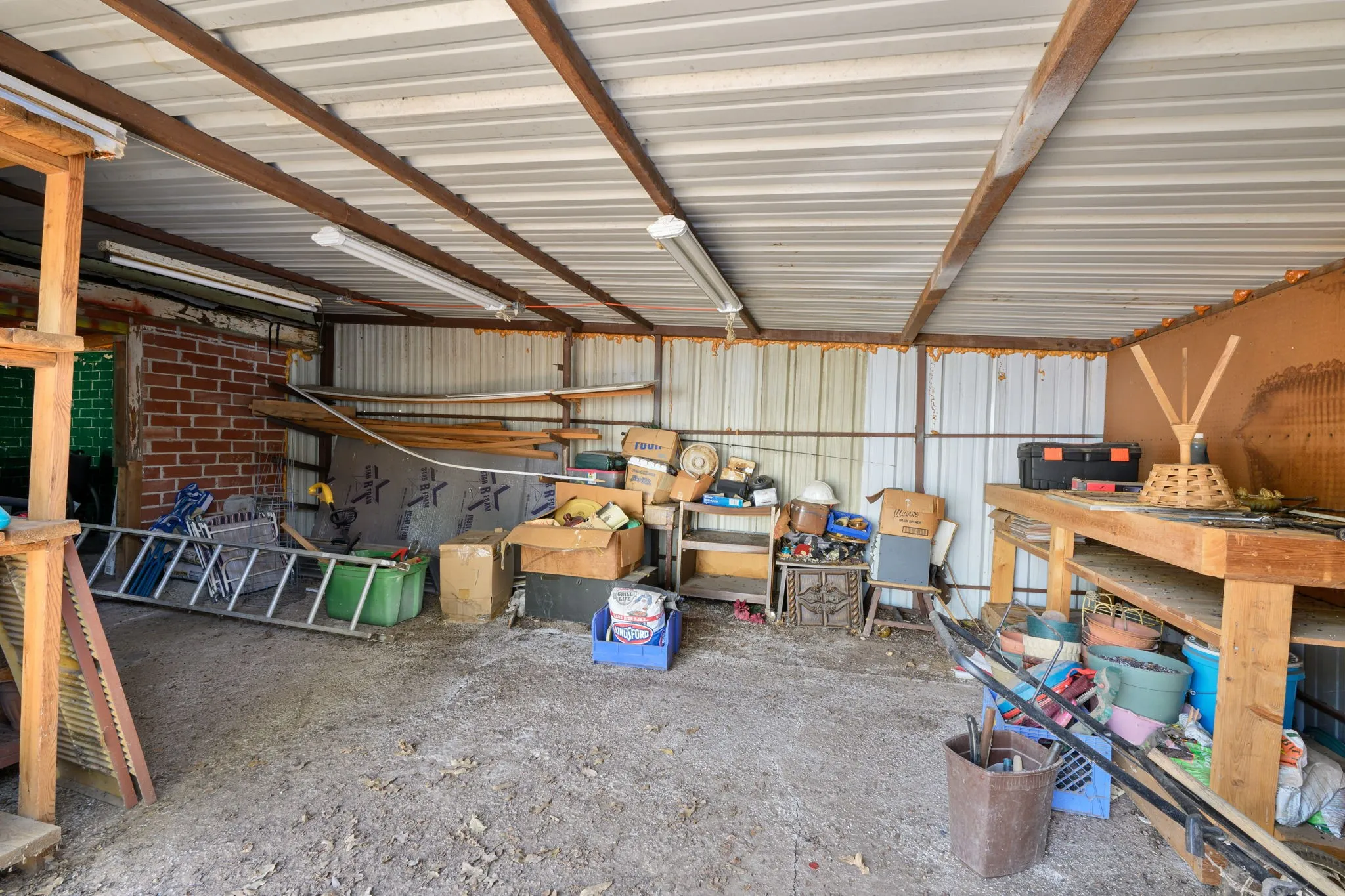 Single Family Residence For Sale in Palo Pinto County , 402 SE 20th Street, Mineral Wells, Texas 76067, 2 Bedroom, 1 Bathroom, Garage spaces, 1,233 Sqft, built in 1959, mls#21383716, Real Estate Agent in Mineral Wells, Homes For Sale in Palo Pinto county, Homes For Sale in Mineral Wells, Realtor in Mineral Wells Texas, Real Estate Brokerage Independent Realty Texas, Luminita Cordes Realtor