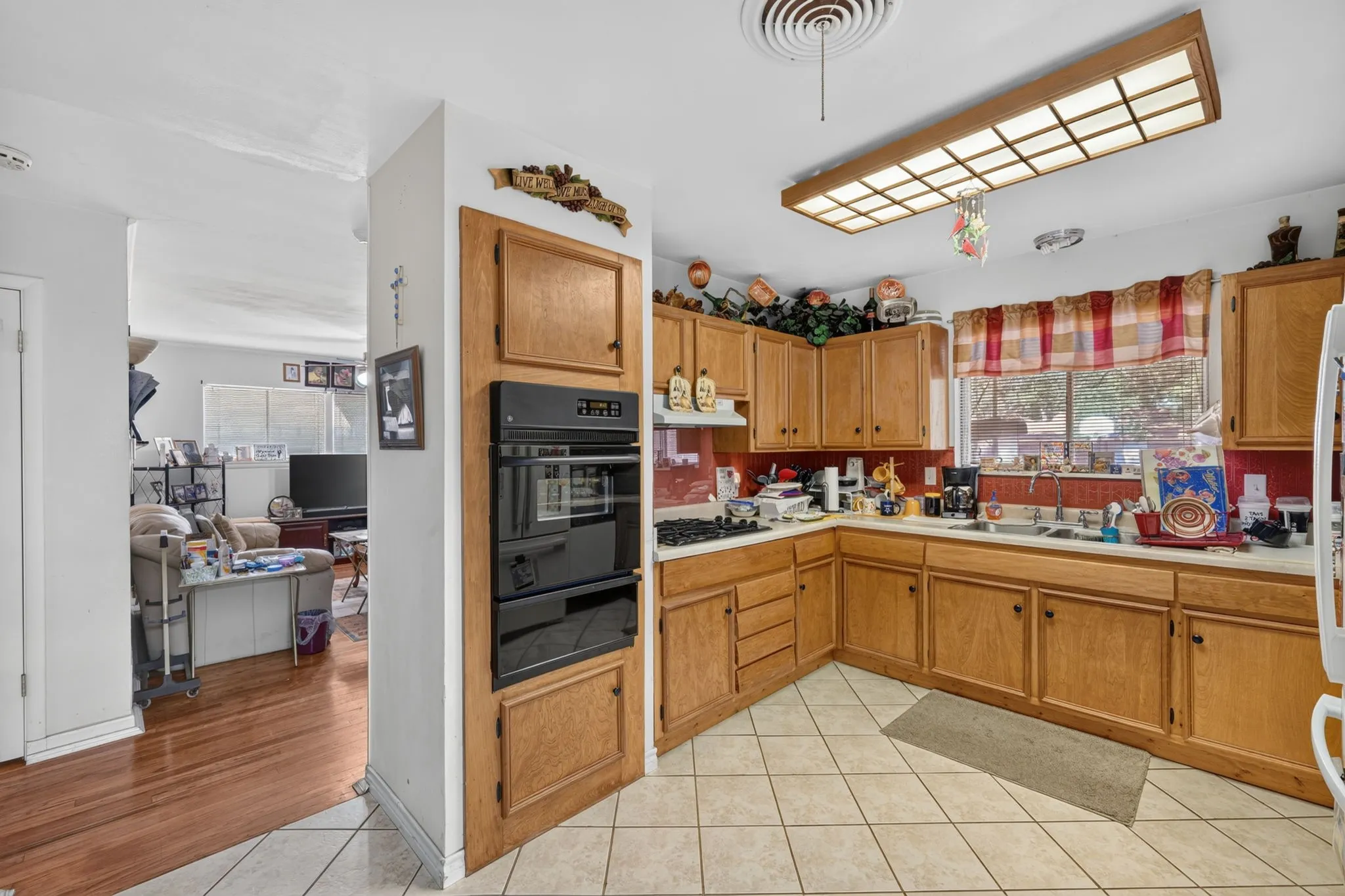 Single Family Residence For Sale in Palo Pinto County , 402 SE 20th Street, Mineral Wells, Texas 76067, 2 Bedroom, 1 Bathroom, Garage spaces, 1,233 Sqft, built in 1959, mls#21383716, Real Estate Agent in Mineral Wells, Homes For Sale in Palo Pinto county, Homes For Sale in Mineral Wells, Realtor in Mineral Wells Texas, Real Estate Brokerage Independent Realty Texas, Luminita Cordes Realtor