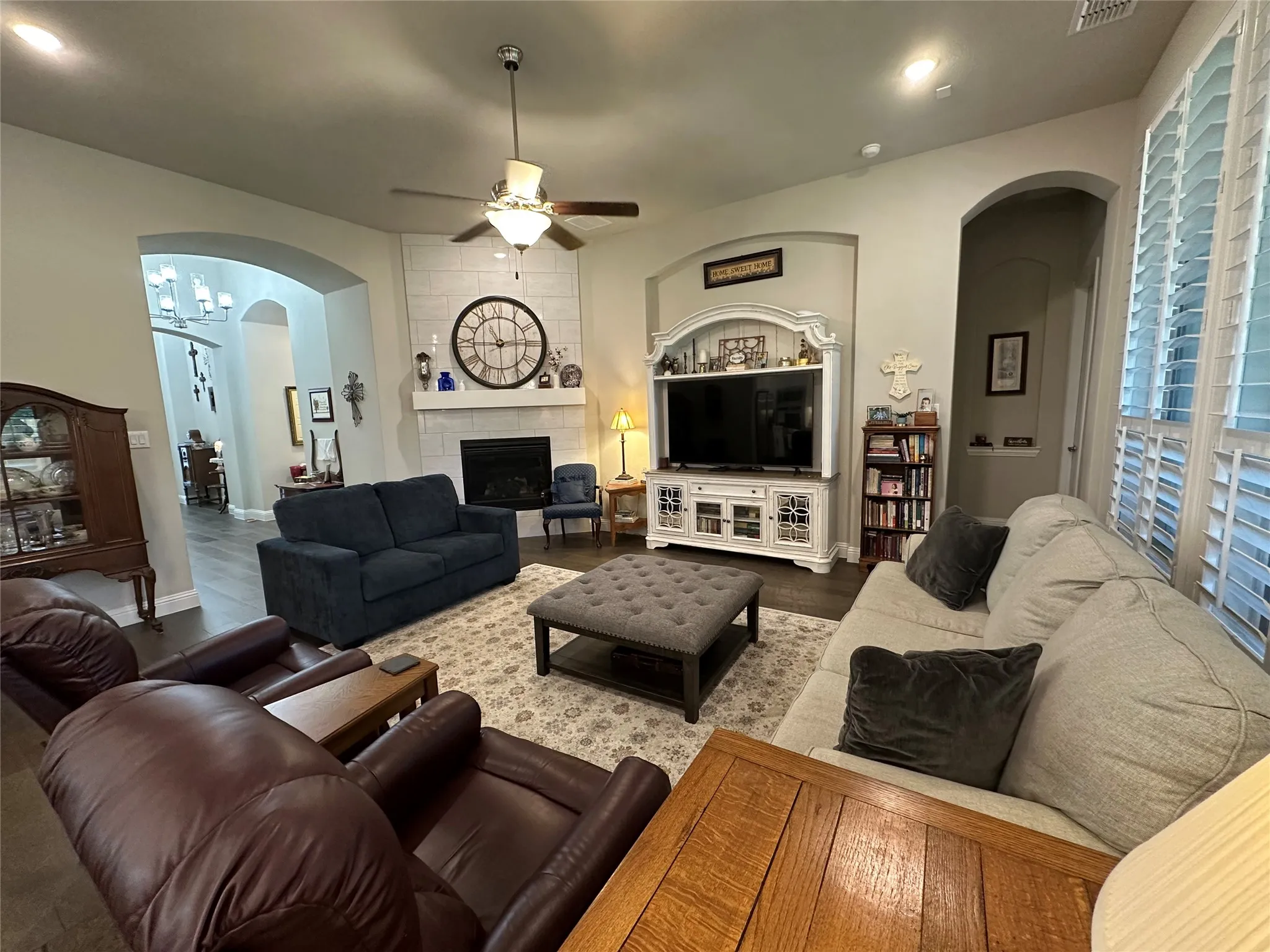 Single Family Residence For Sale in Collin County , 2805 Maverick Way, Celina, Texas 75009, 3 Bedroom, 4 Bathroom, 4 Garage spaces, 2,892 Sqft, built in 2019, mls#21384562, Real Estate Agent in Celina, Homes For Sale in Collin county, Homes For Sale in Celina, Realtor in Celina Texas, Real Estate Brokerage Independent Realty Texas, Luminita Cordes Realtor