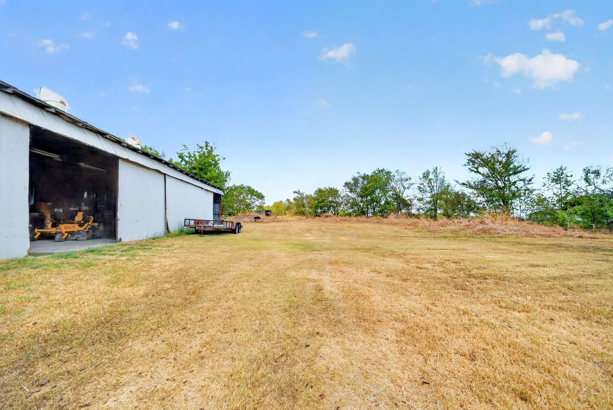 Single Family Residence For Sale in Kaufman County , 15380 Longspur Lane, Terrell, Texas 75160, 3 Bedroom, 3 Bathroom, Garage spaces, 2,048 Sqft, built in 1983, mls#21384843, Real Estate Agent in Terrell, Homes For Sale in Kaufman county, Homes For Sale in Terrell, Realtor in Terrell Texas, Real Estate Brokerage Independent Realty Texas, Luminita Cordes Realtor